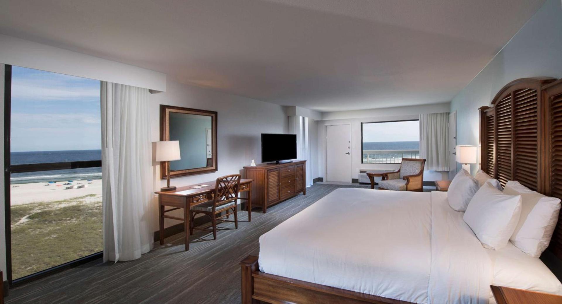 The Island House Hotel a Doubletree by Hilton photo 25