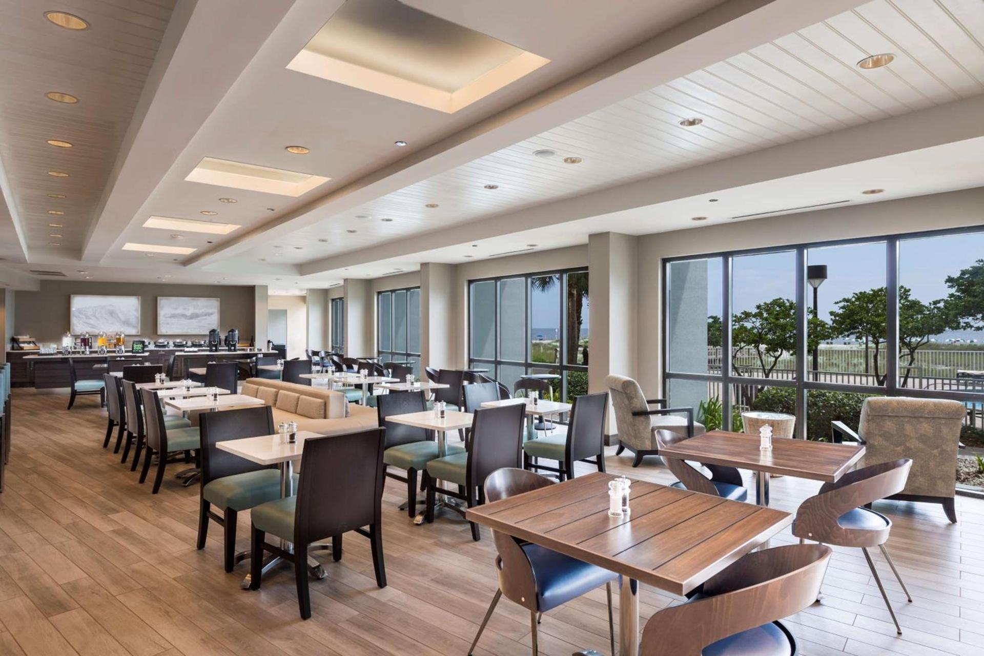 The Island House Hotel a Doubletree by Hilton photo 35