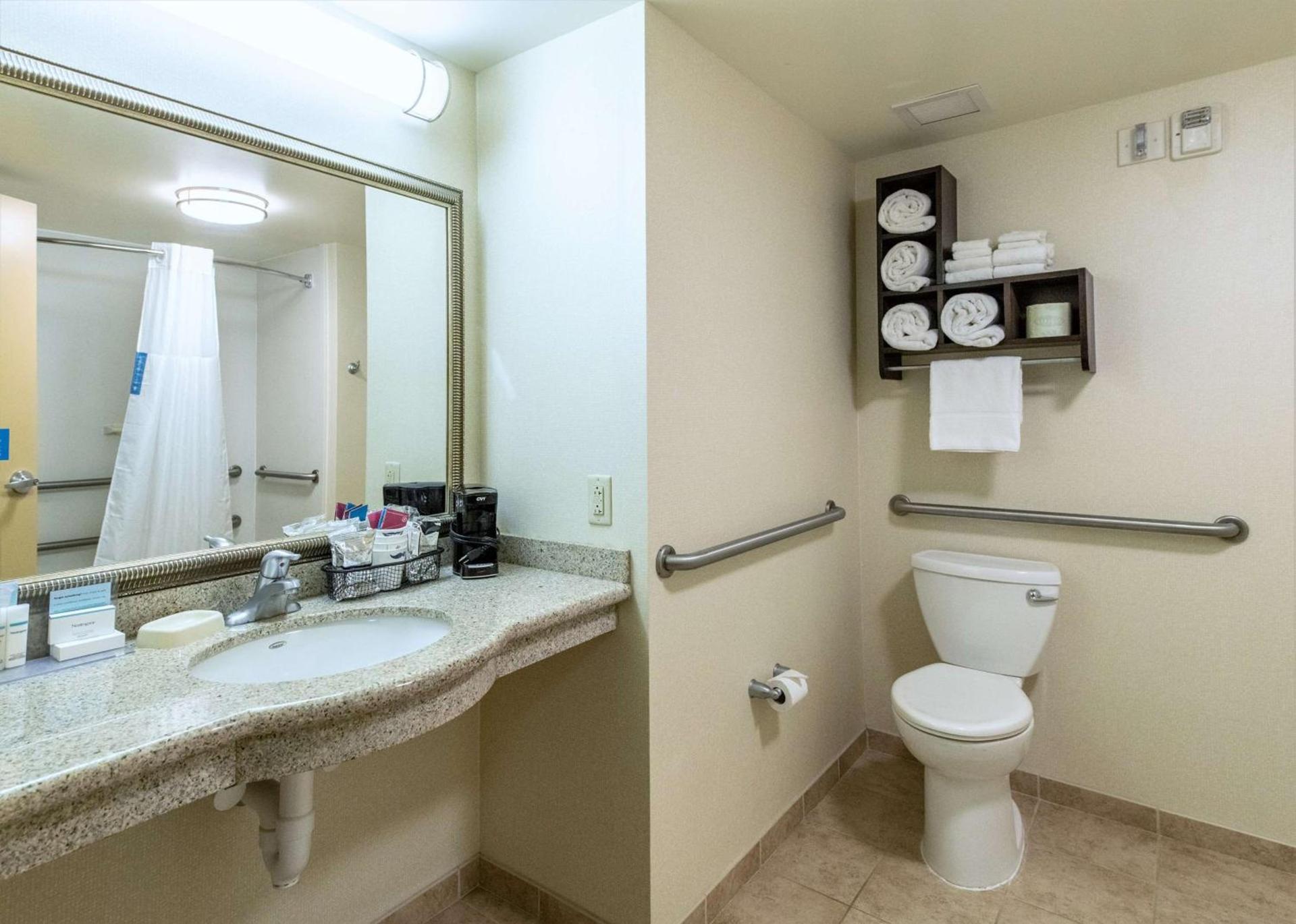 Hampton Inn Presque Isle photo 18