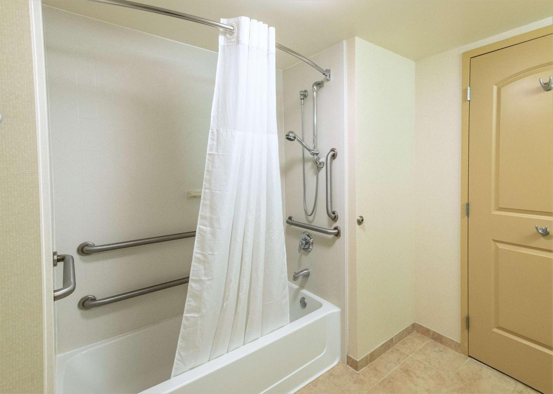 Hampton Inn Presque Isle photo 19