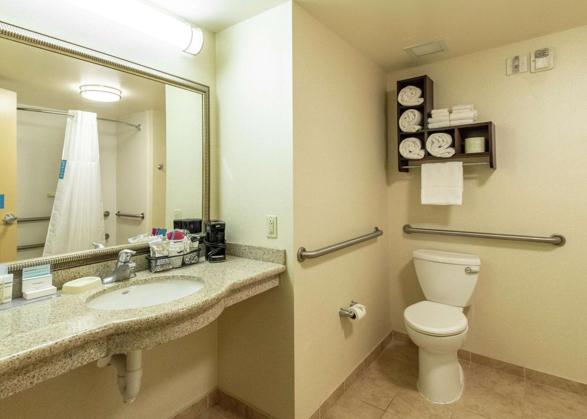 Hampton Inn Presque Isle photo 27