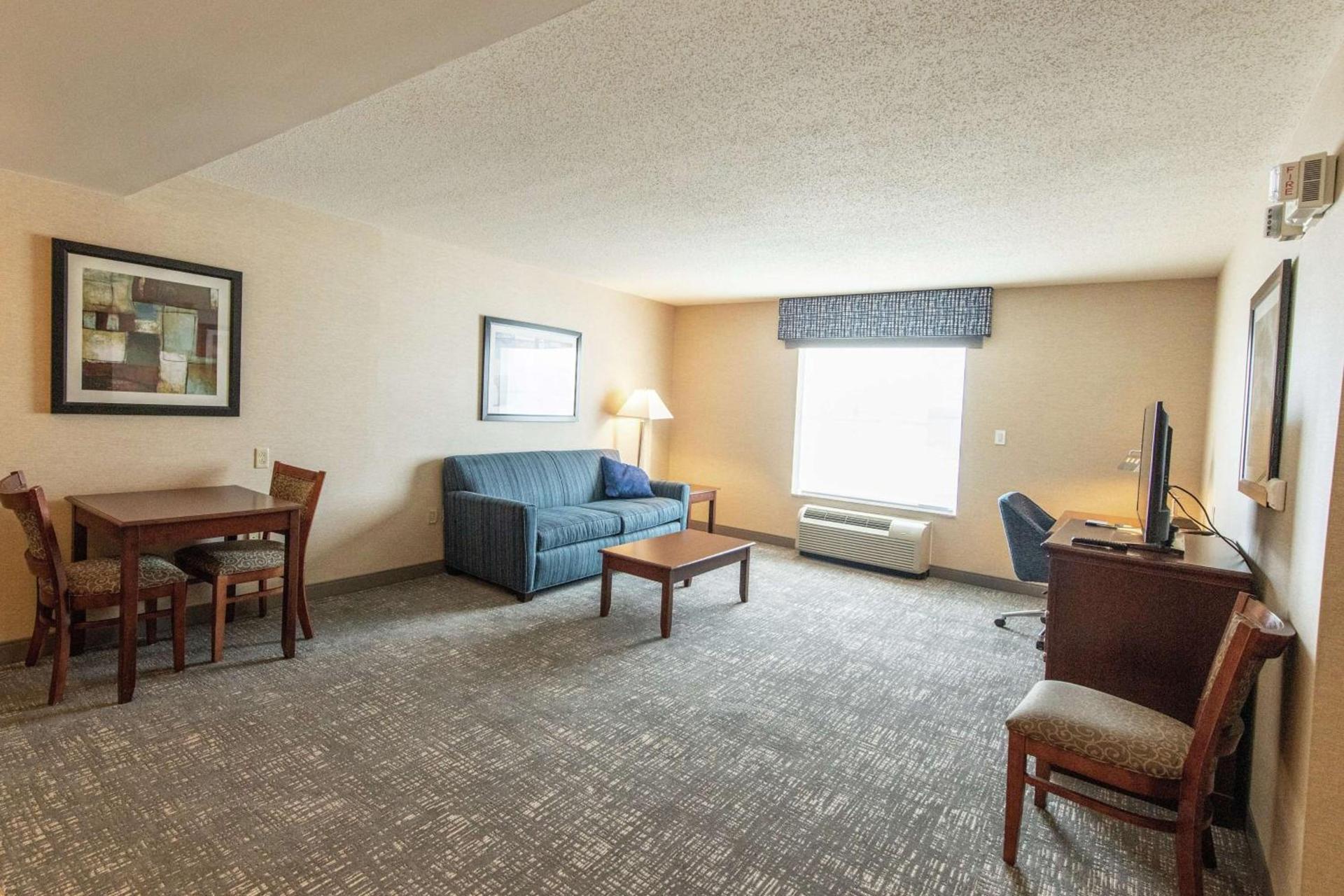 Hampton Inn Presque Isle photo 36