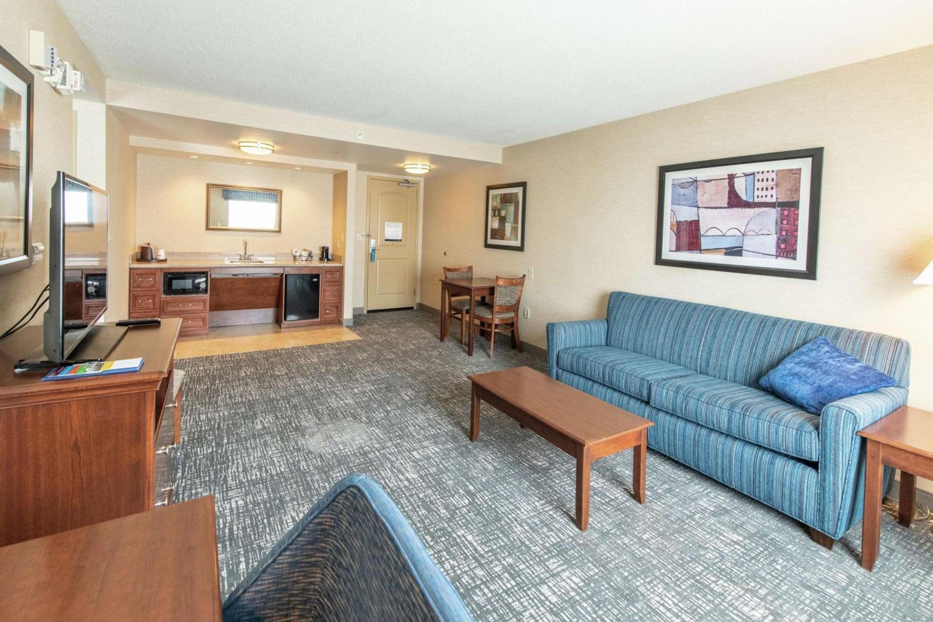Hampton Inn Presque Isle photo 38