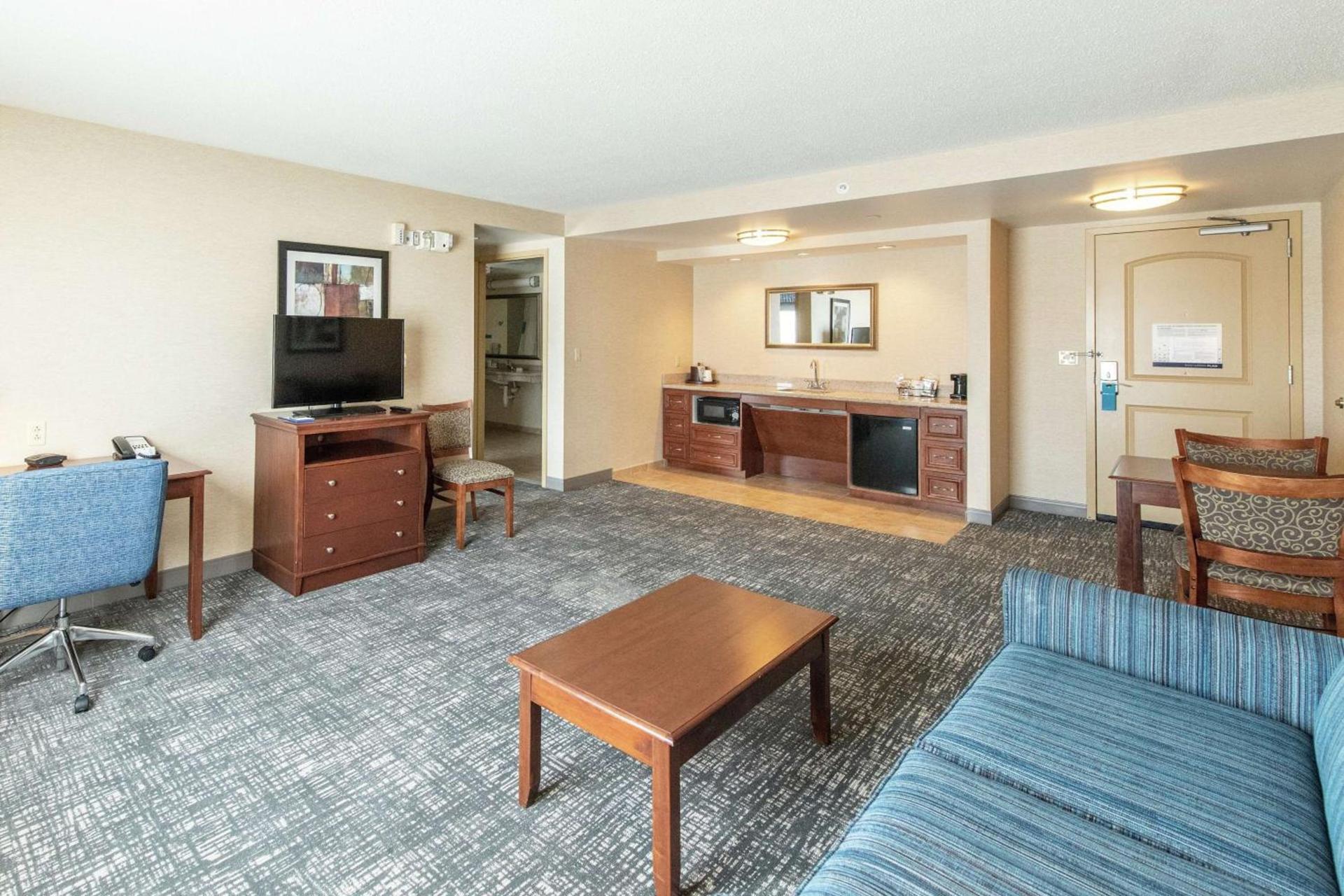 Hampton Inn Presque Isle photo 41