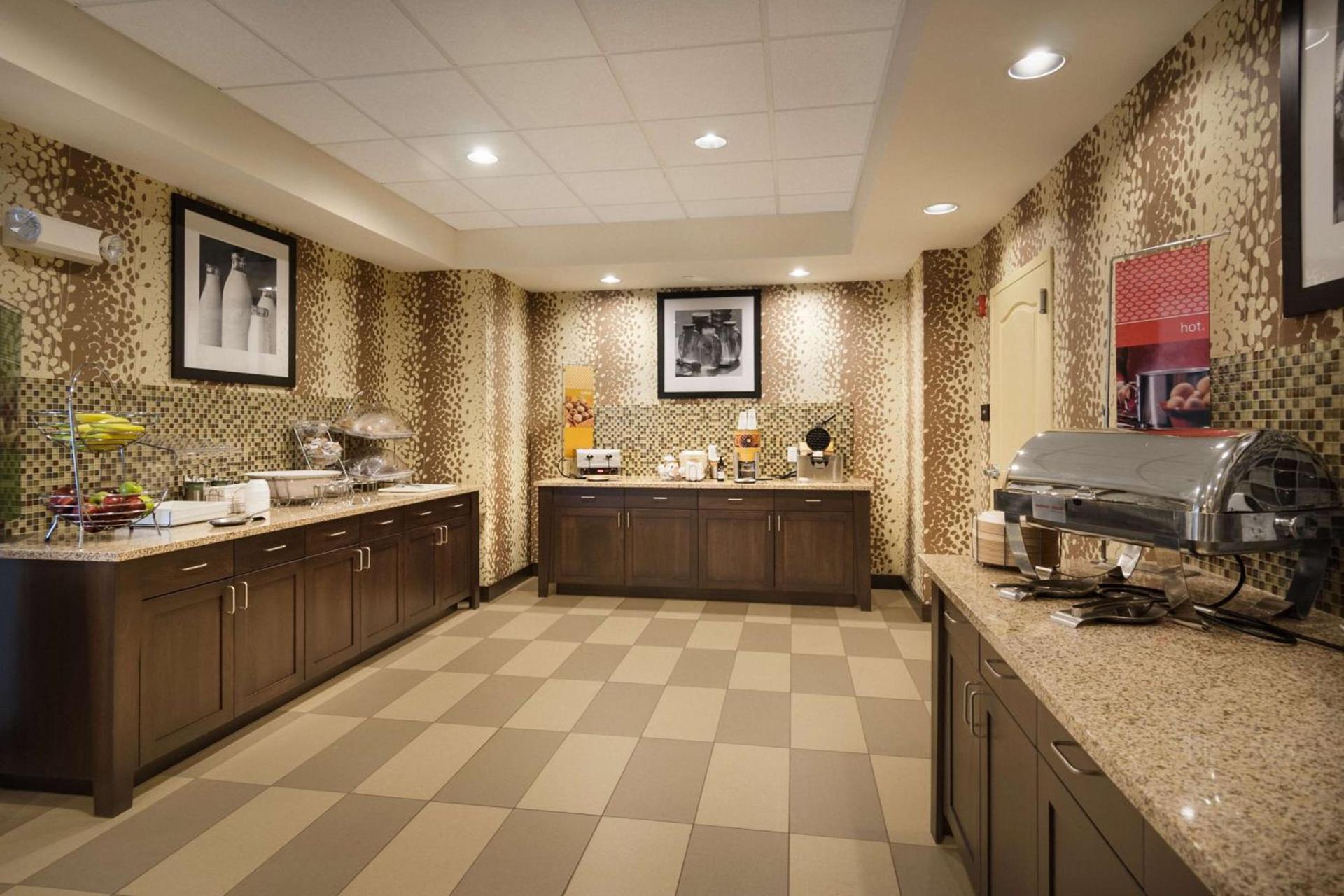 Hampton Inn Dover photo 15