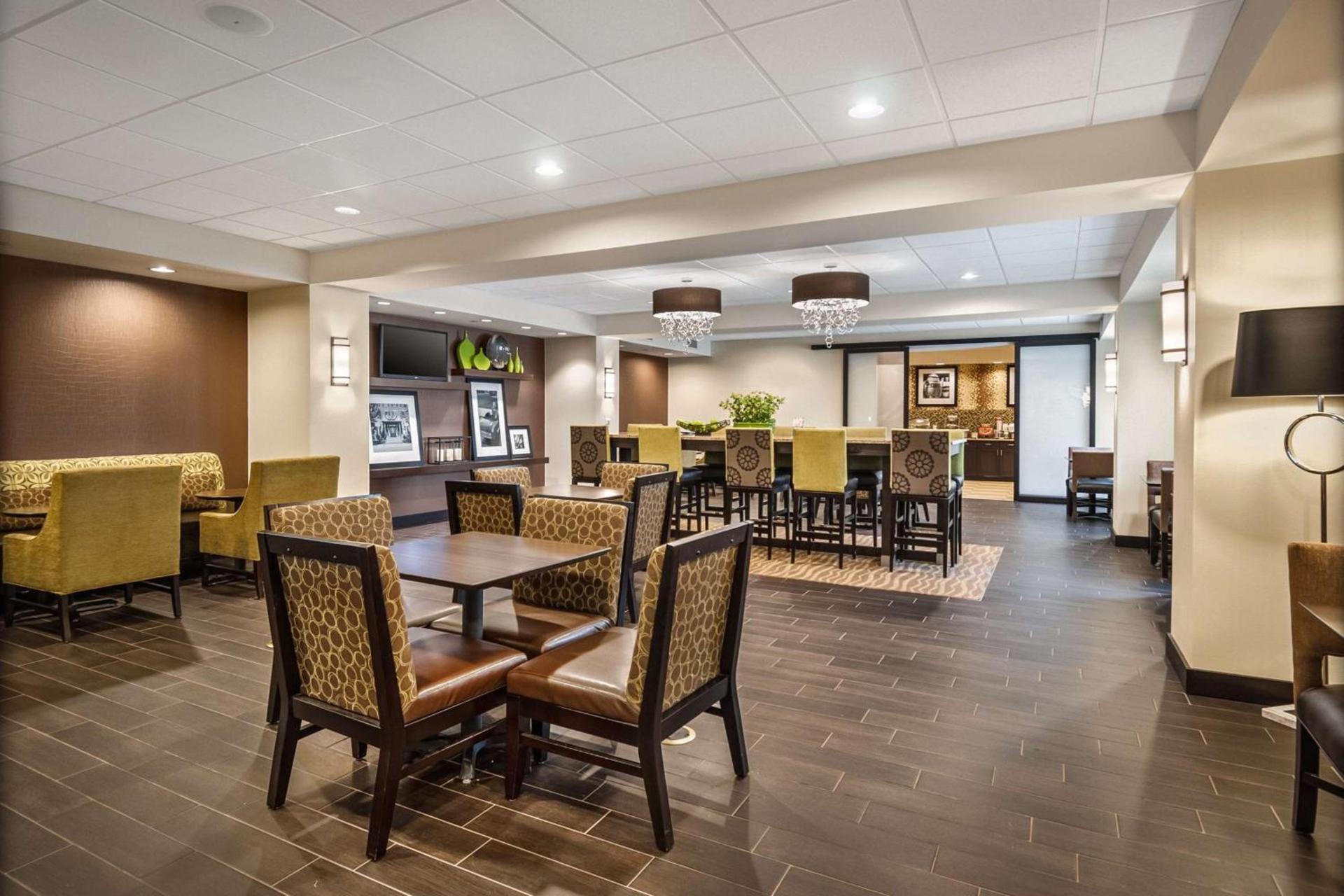 Hampton Inn Dover photo 16