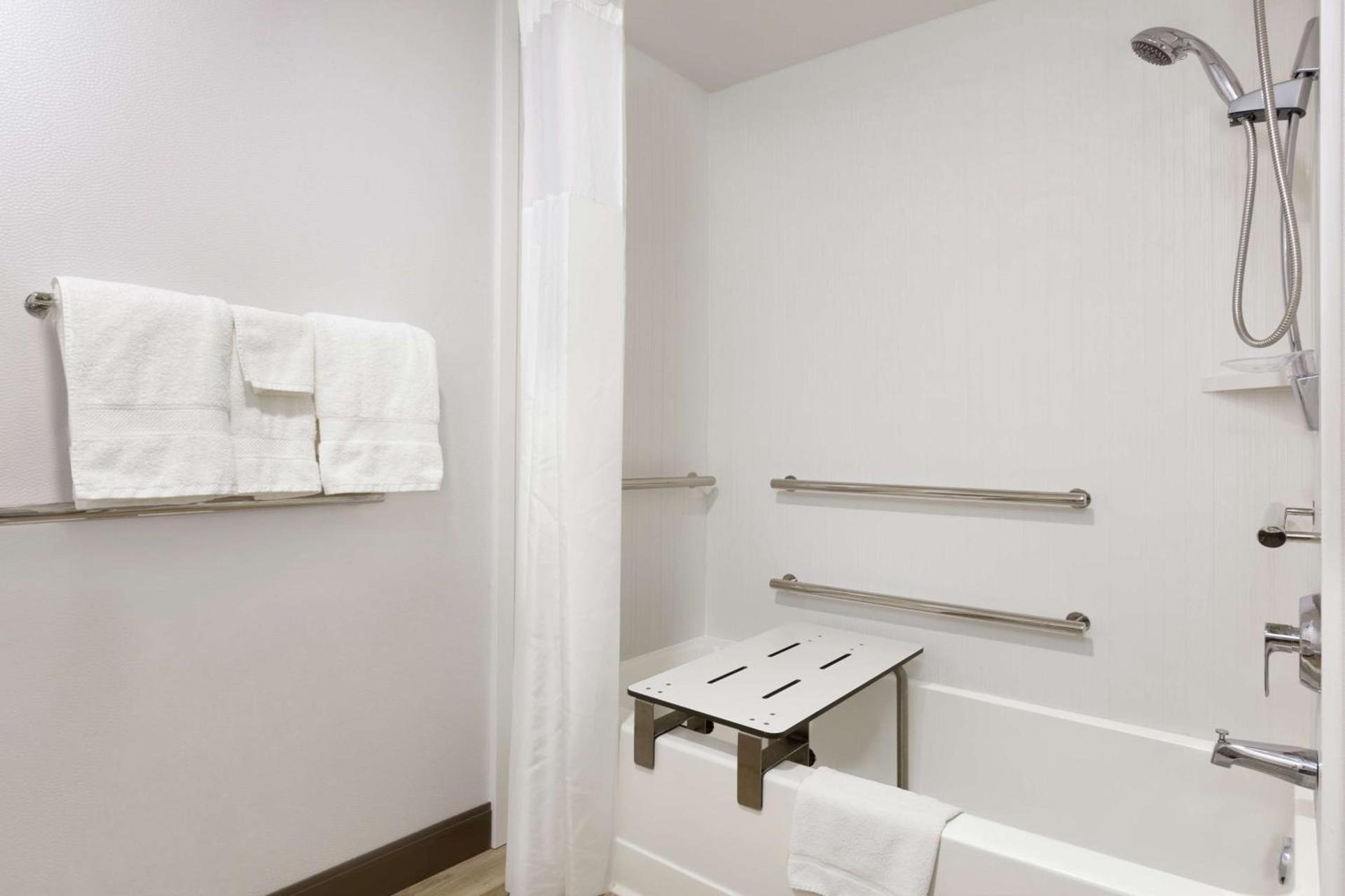 Hampton Inn Dover photo 23