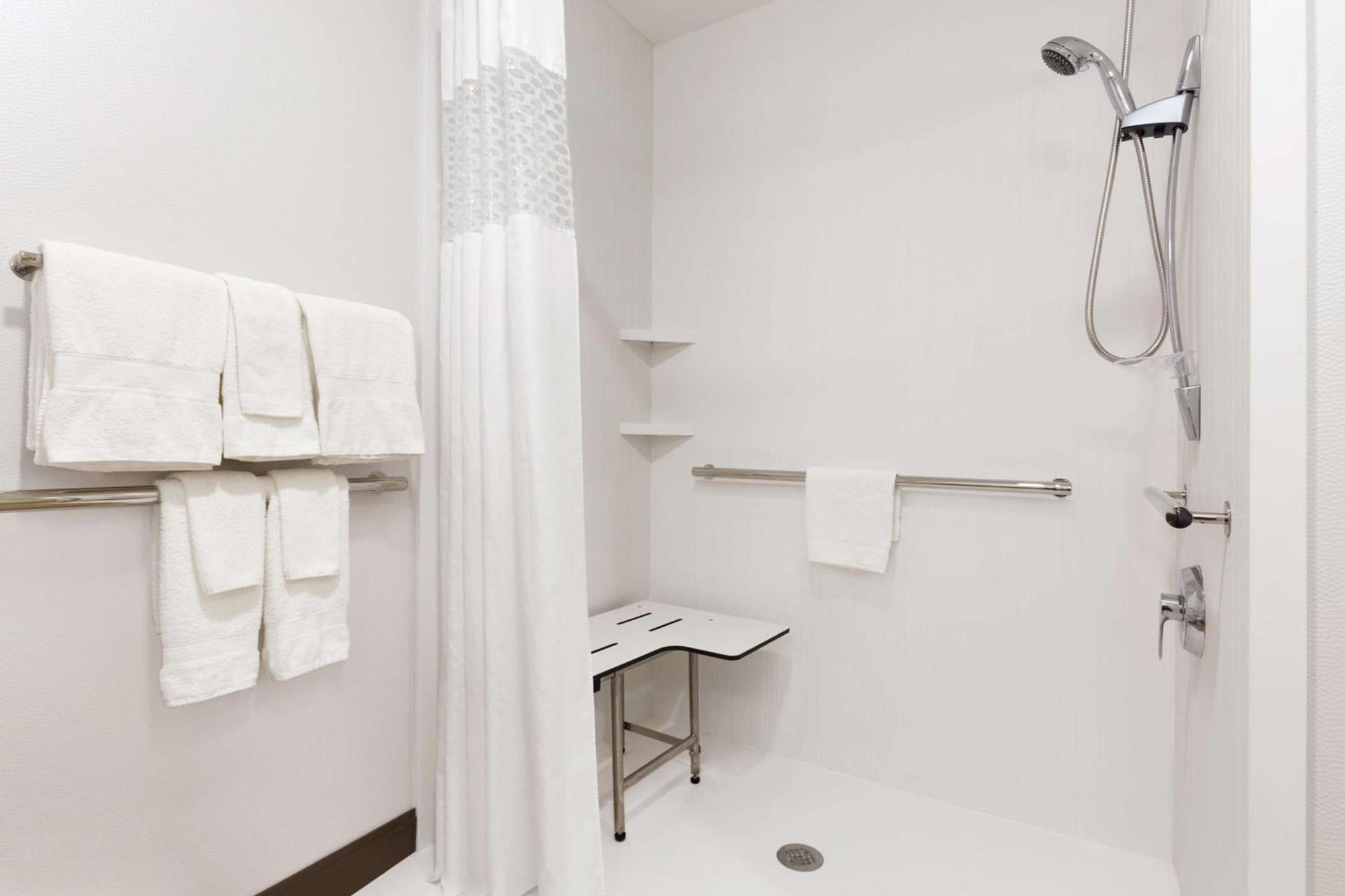 Hampton Inn Dover photo 25