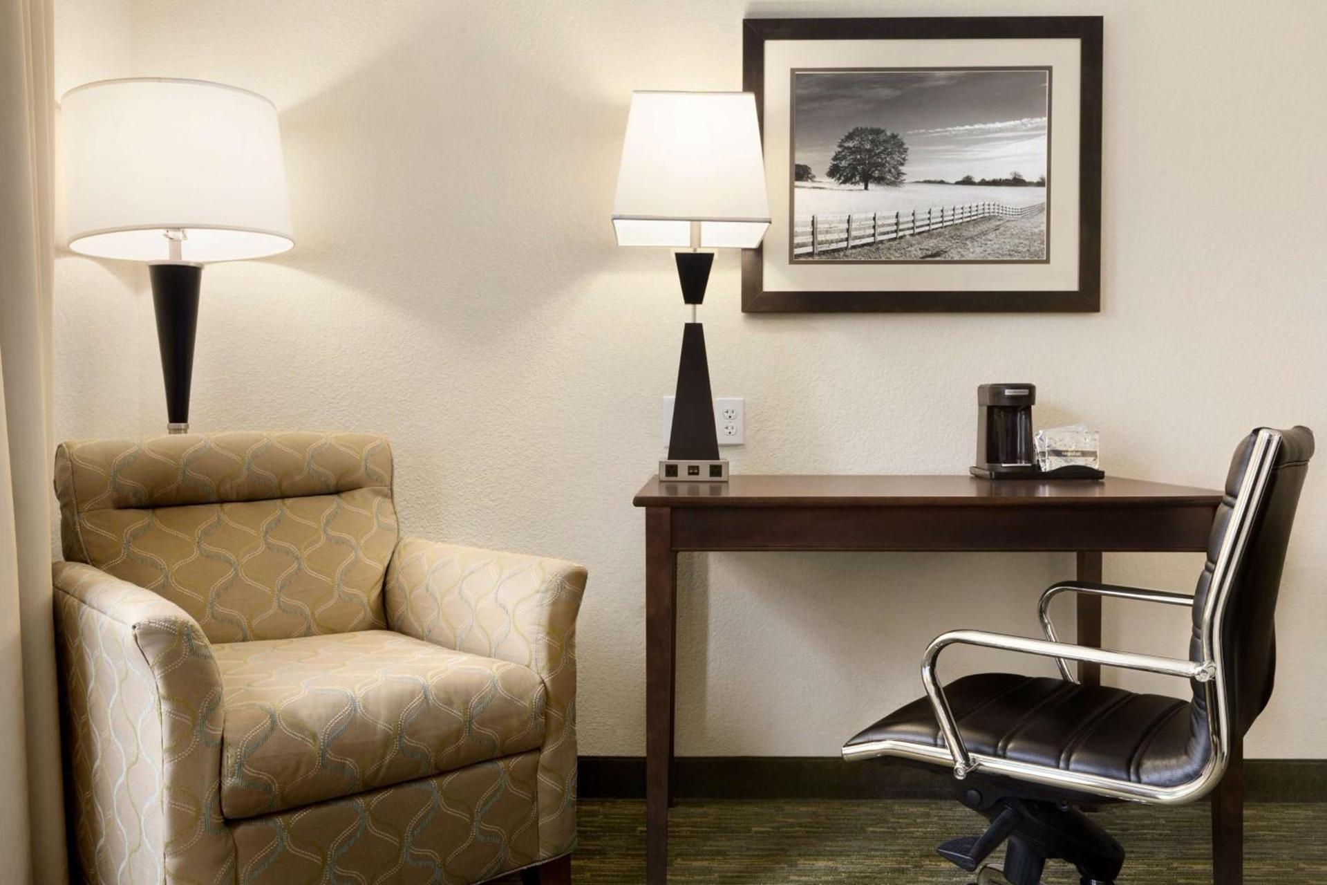 Hampton Inn Dover photo 29
