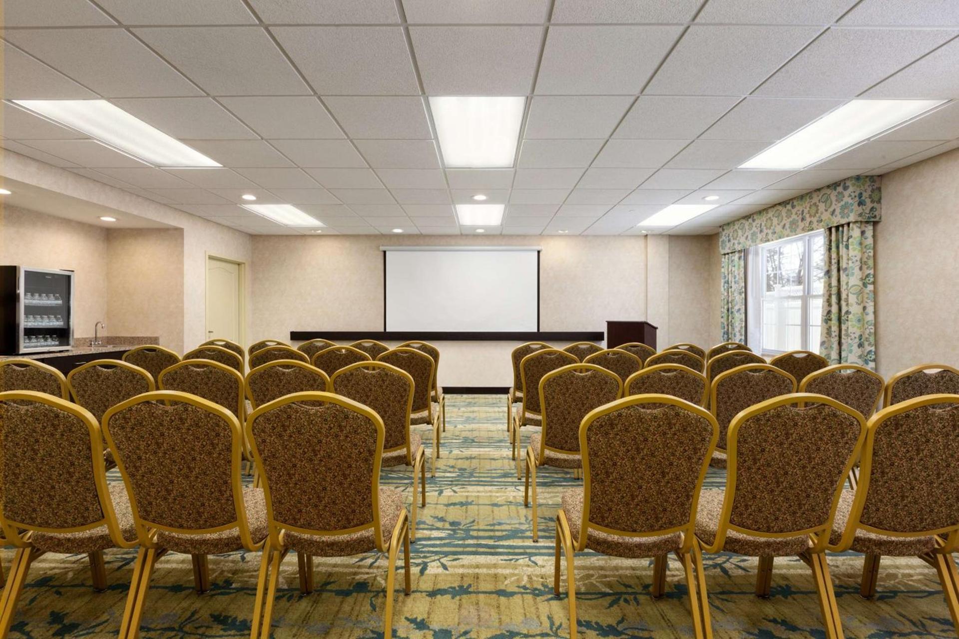 Hampton Inn Dover photo 32