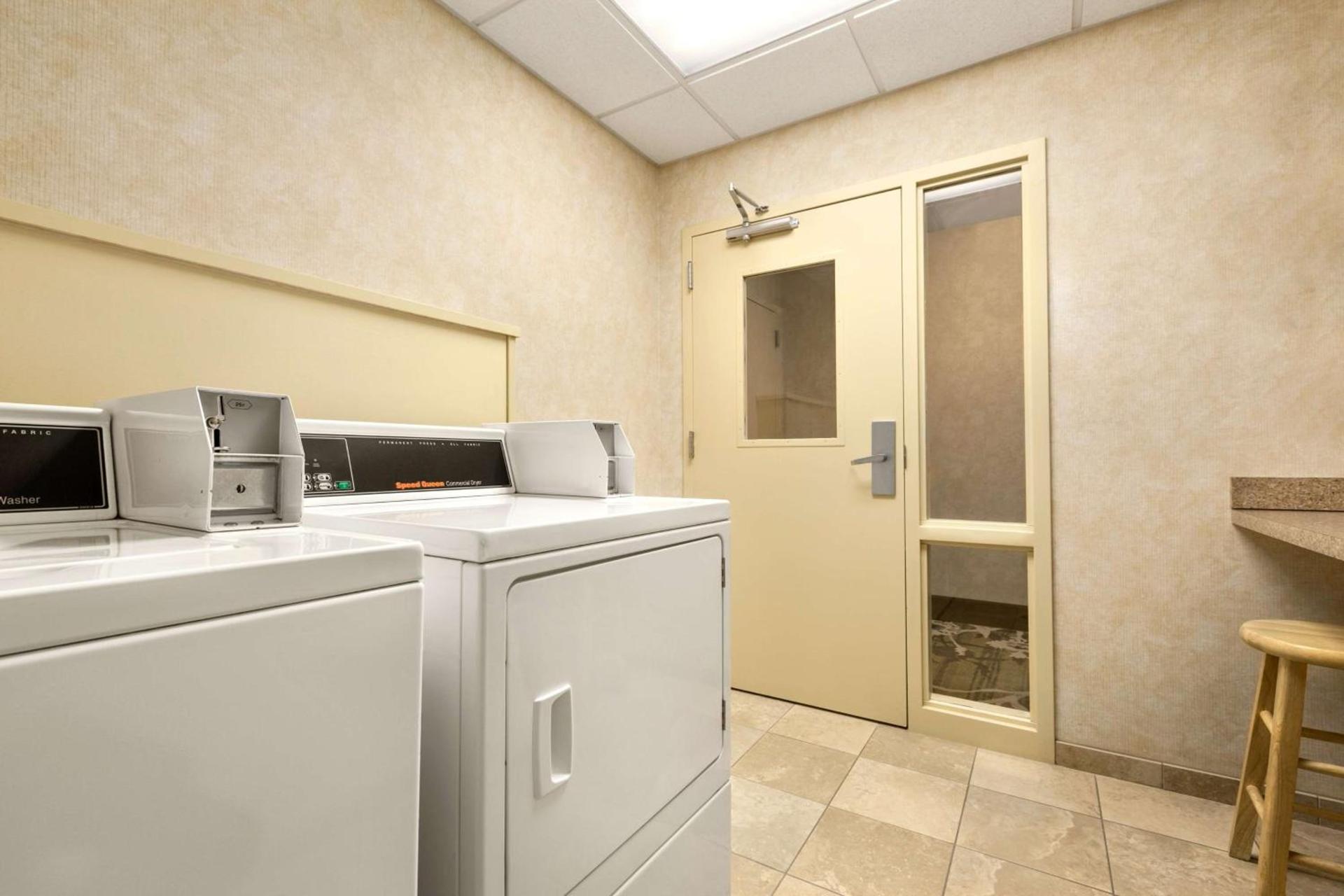 Hampton Inn Dover photo 33