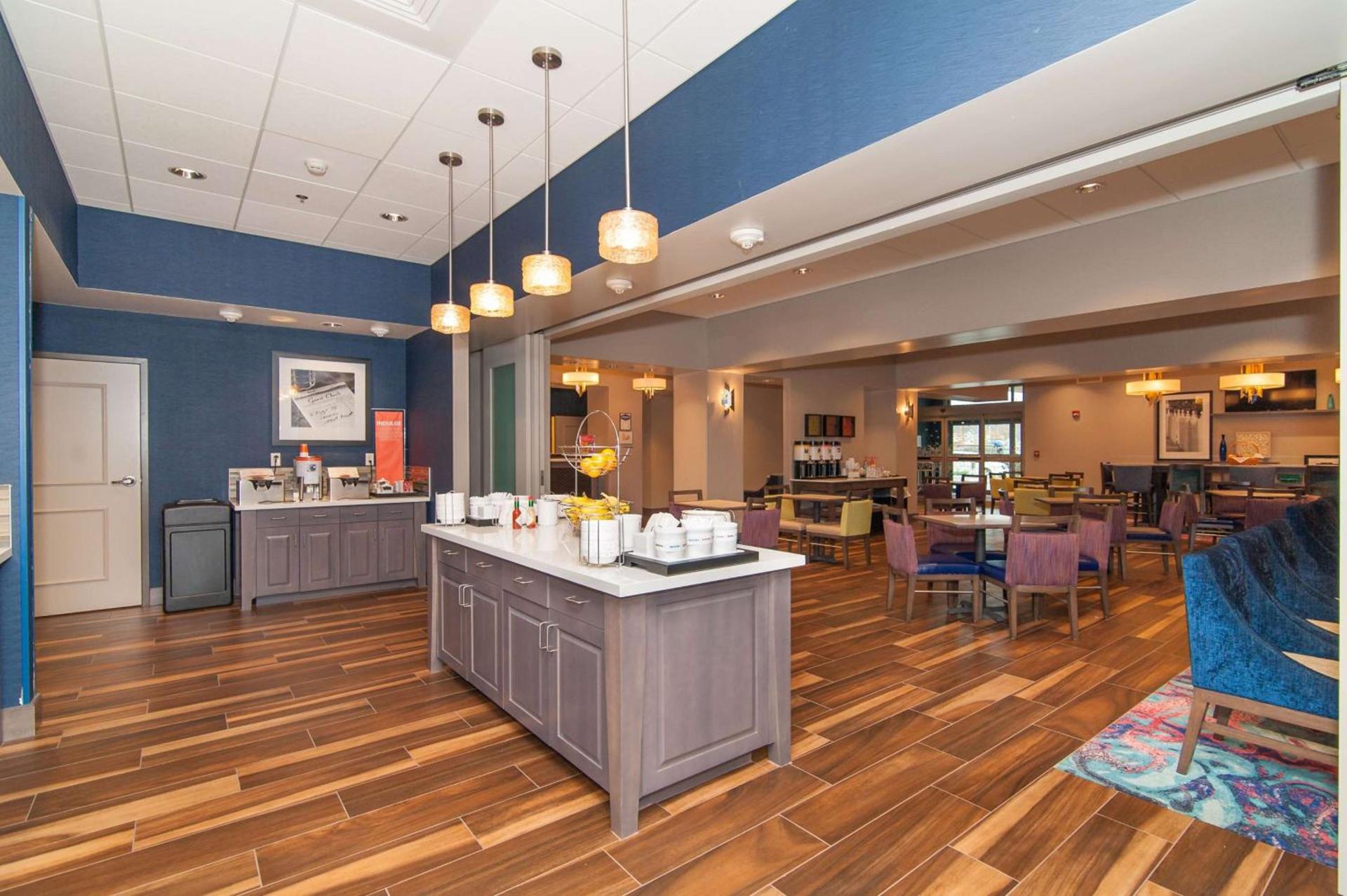 Hampton Inn Norwich photo 11