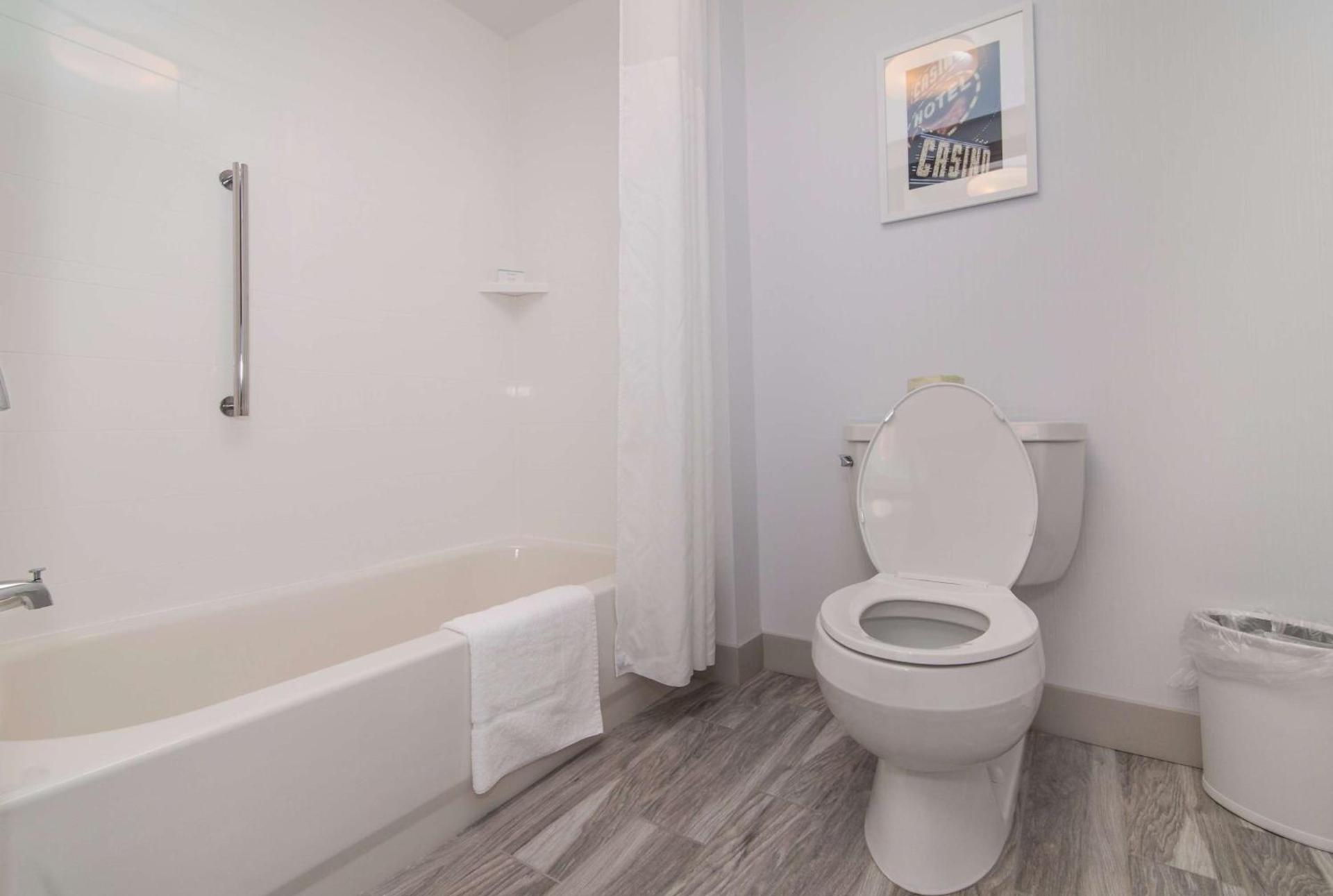 Hampton Inn Norwich photo 35
