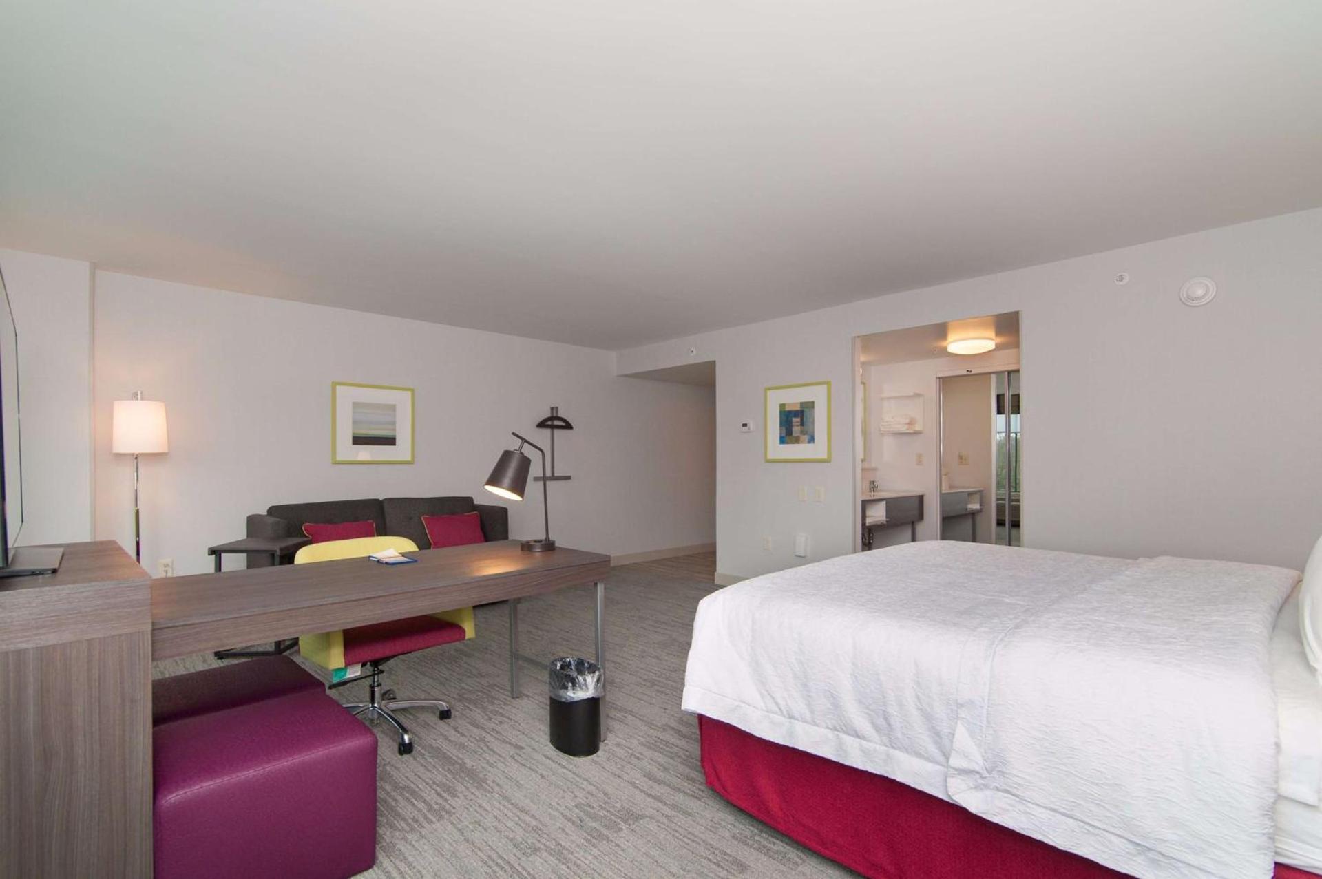 Hampton Inn Norwich photo 36