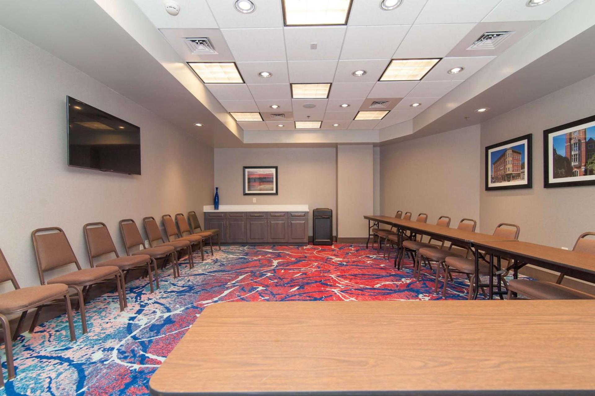 Hampton Inn Norwich photo 52