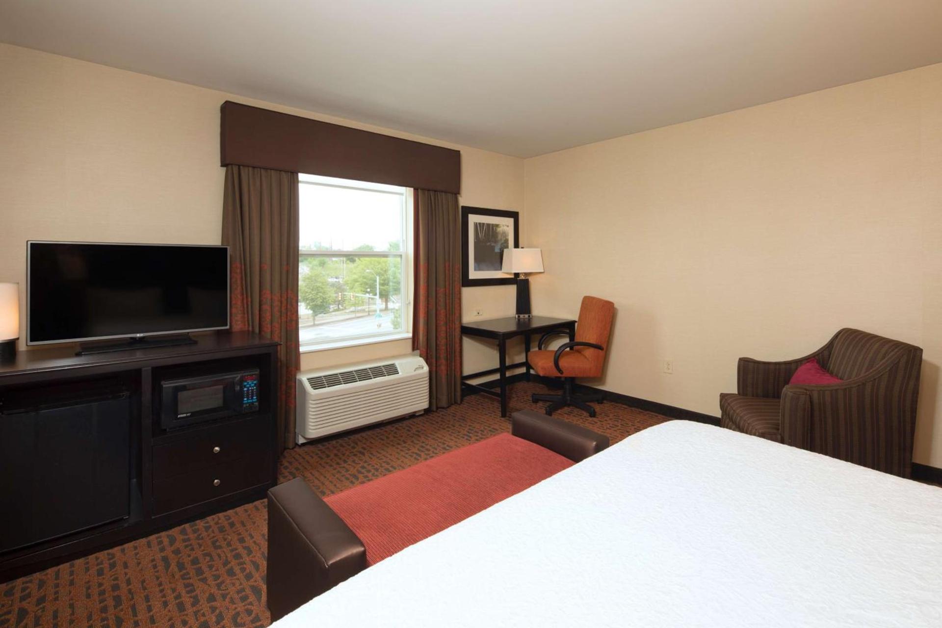 Hampton Inn Lewiston-Auburn photo 11
