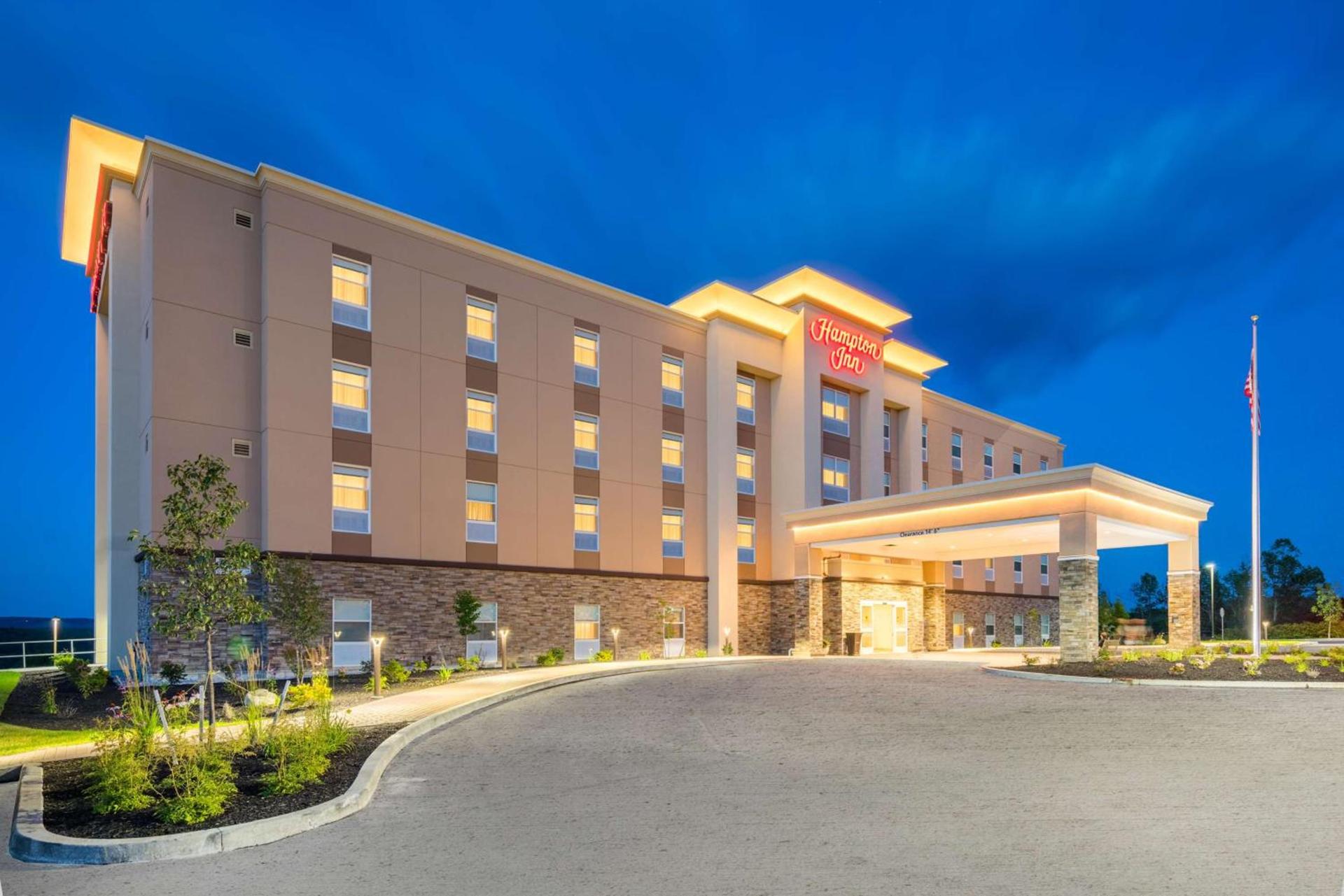 Hampton Inn by Hilton Oxford, ME photo 1