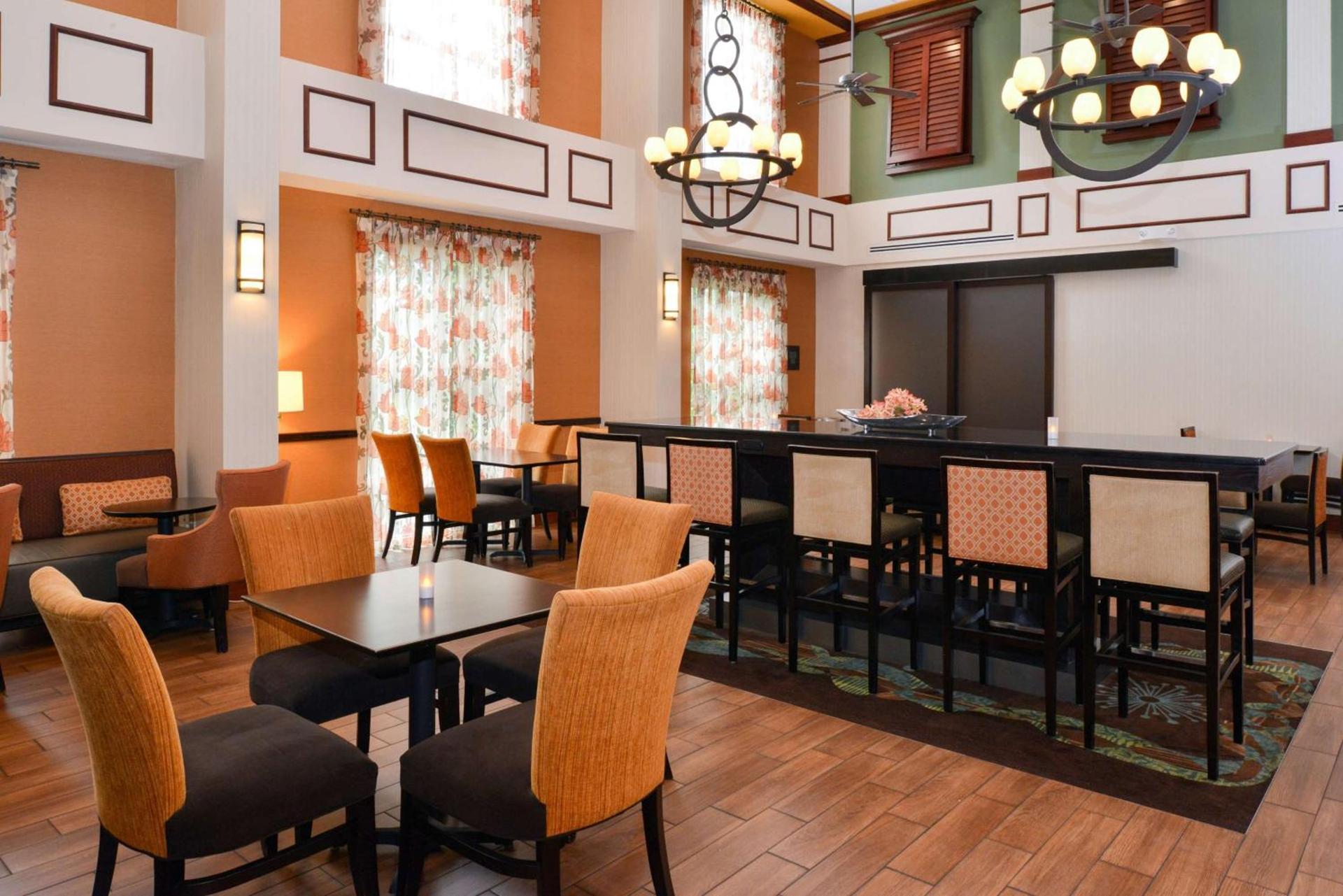 Hampton Inn & Suites by Hilton Plymouth photo 3