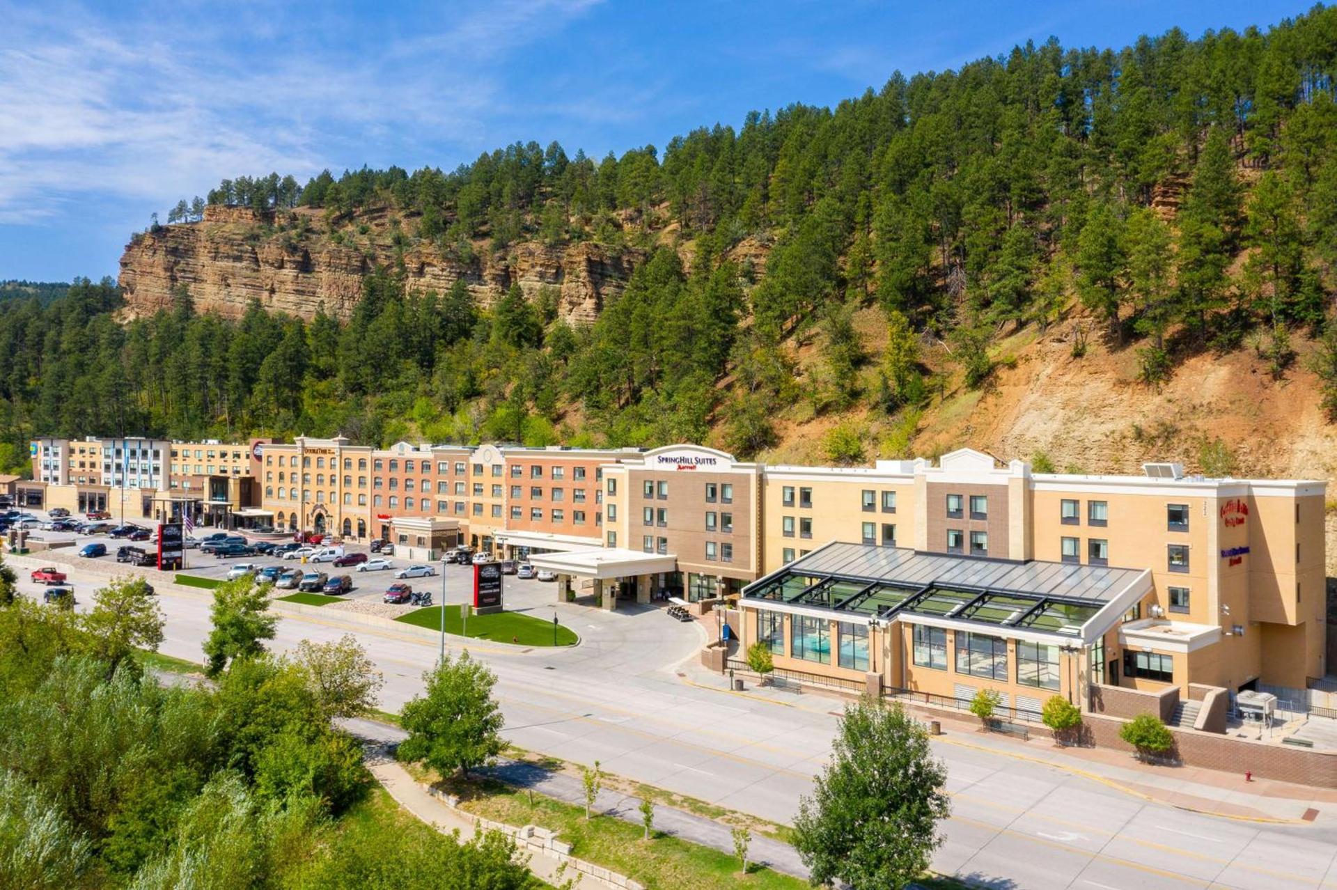 DoubleTree by Hilton Deadwood at Cadillac Jack's — hotel in Deadwood