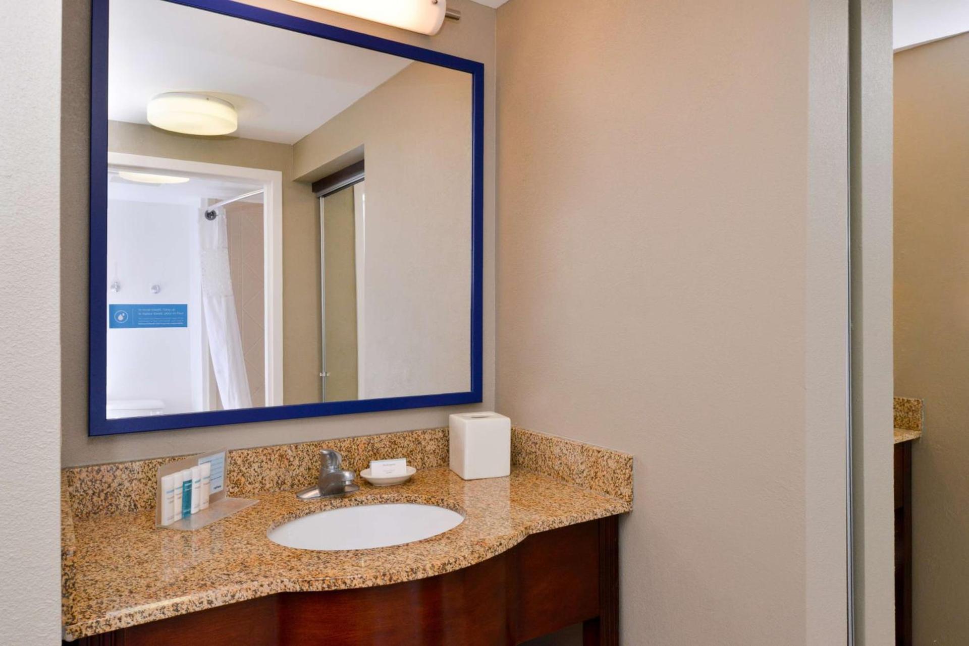 Hampton Inn & Suites by Hilton Plymouth photo 23