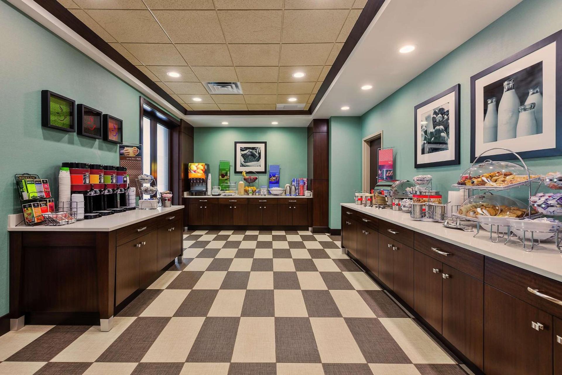 Hampton Inn & Suites Bend photo 11