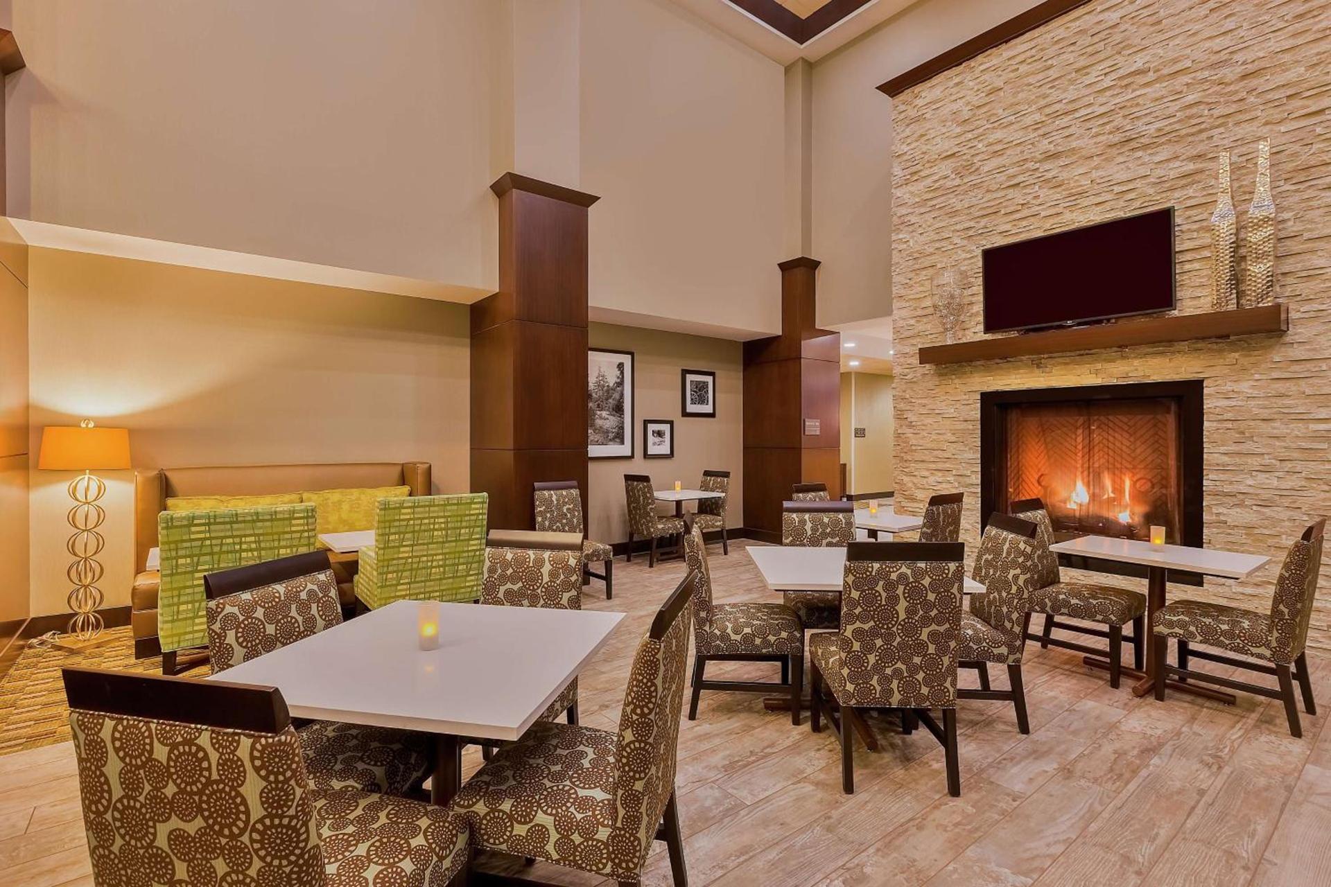 Hampton Inn & Suites Bend photo 10
