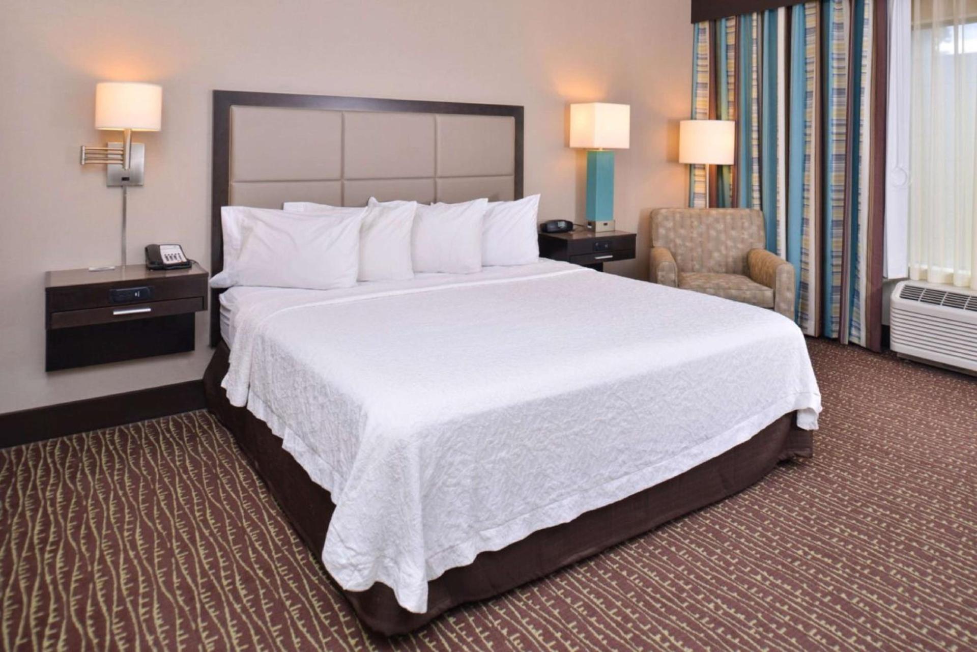 Hampton Inn & Suites Bend photo 18