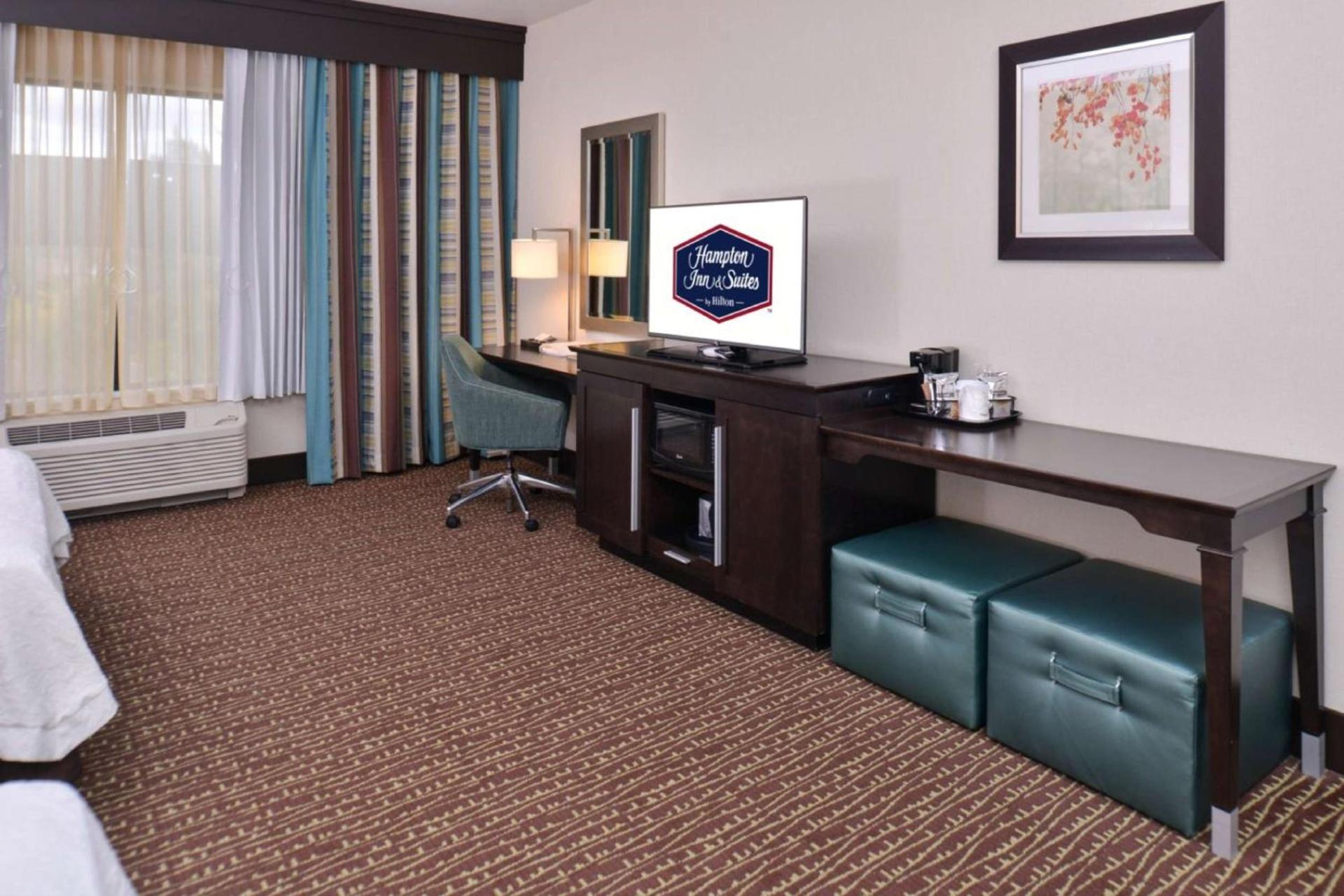 Hampton Inn & Suites Bend photo 20