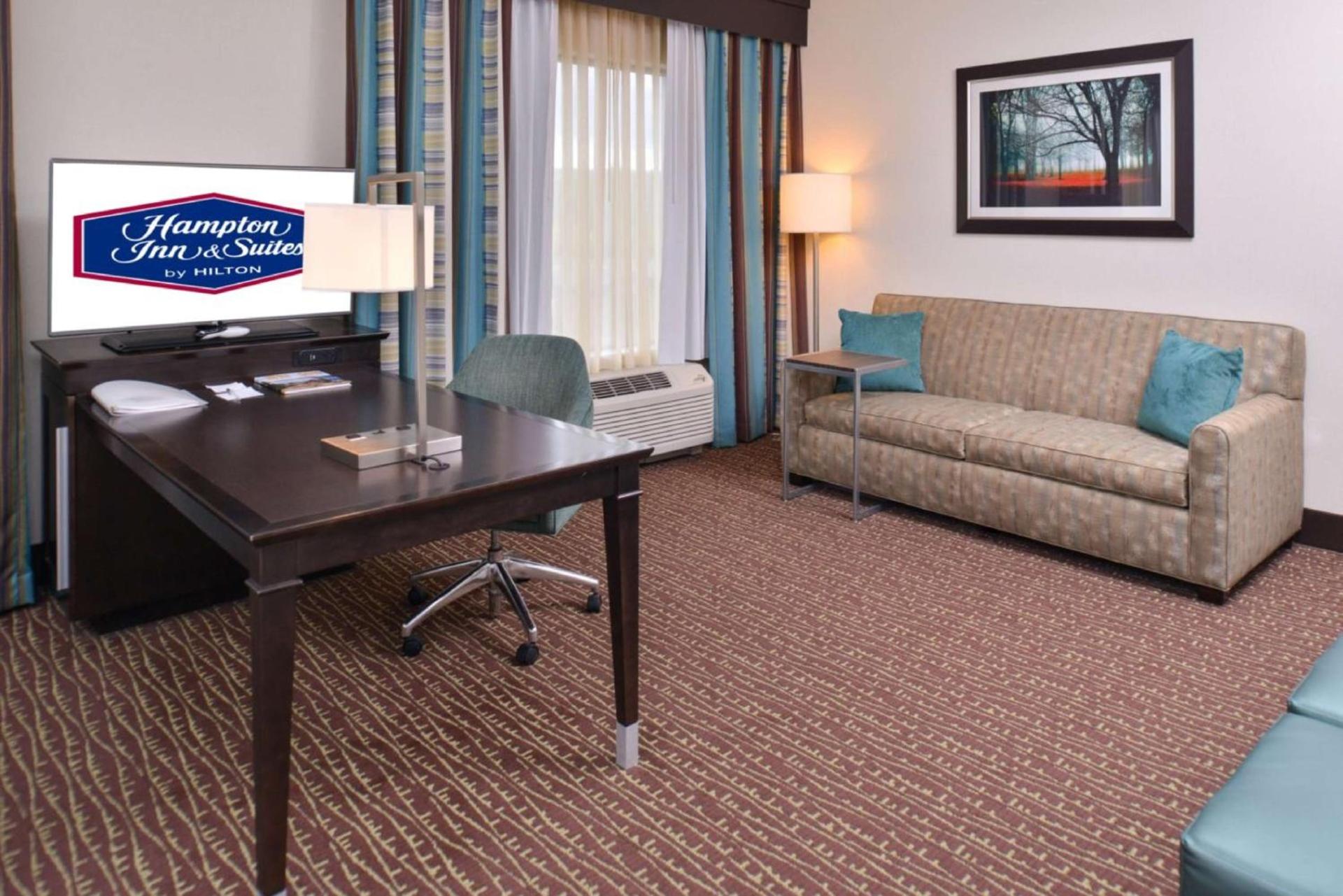 Hampton Inn & Suites Bend photo 22
