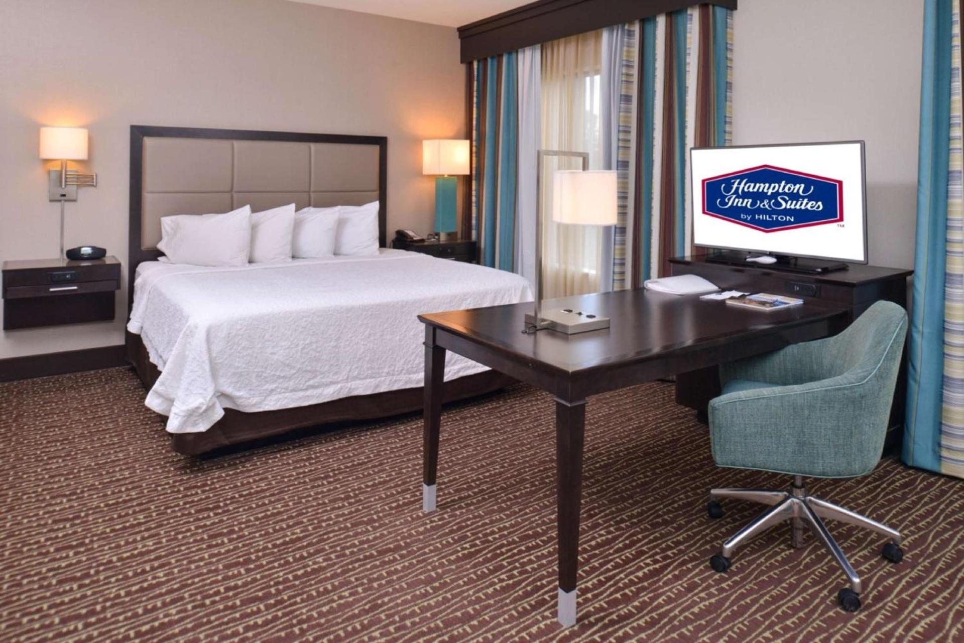 Hampton Inn & Suites Bend photo 26