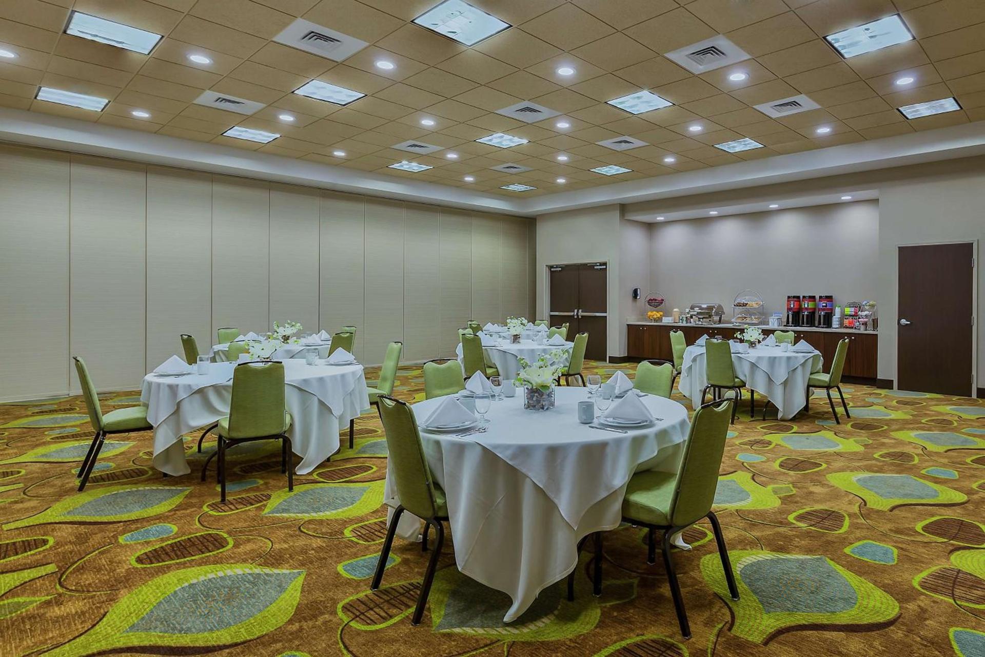 Hampton Inn & Suites Bend photo 36