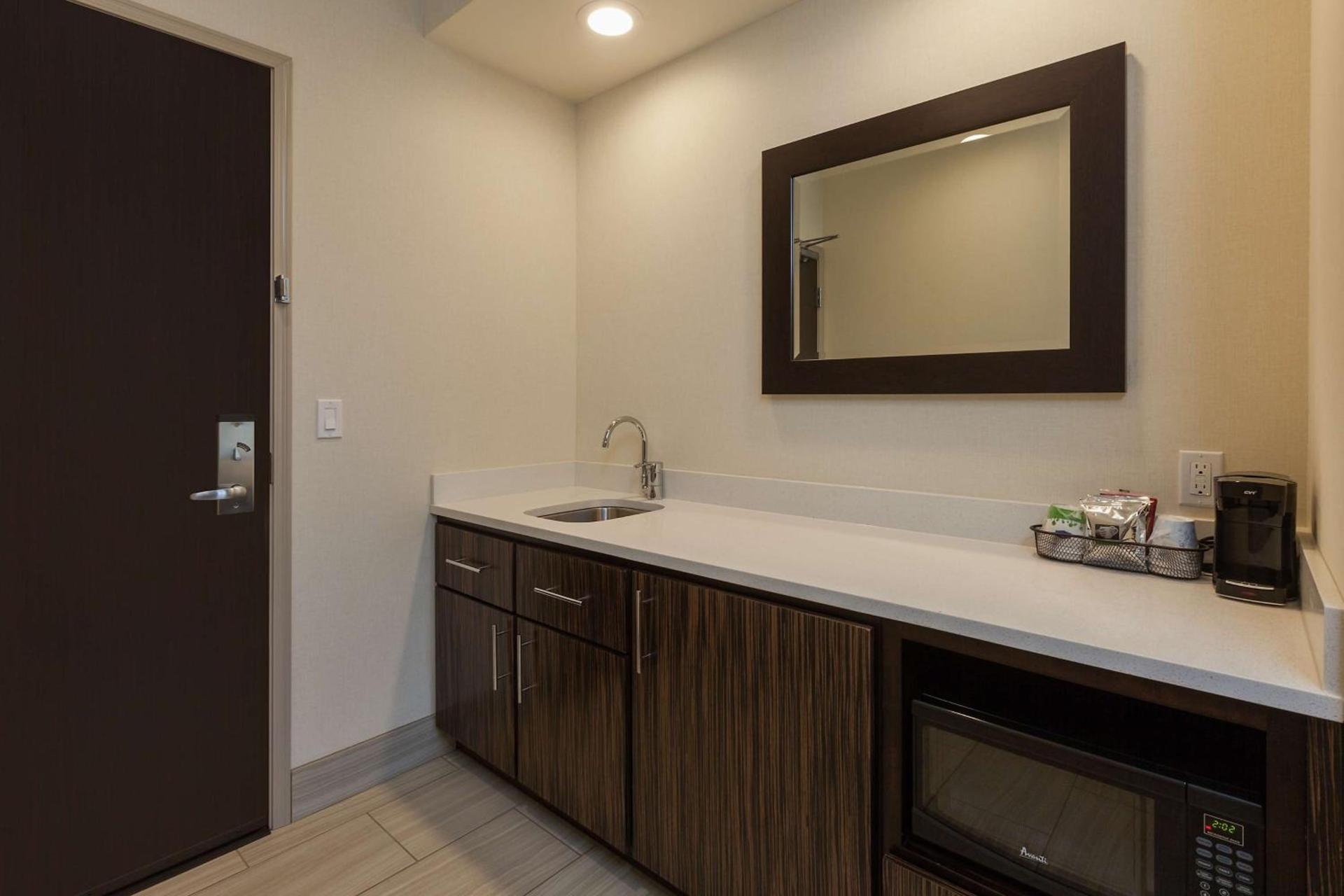 Hampton Inn & Suites Bend photo 35