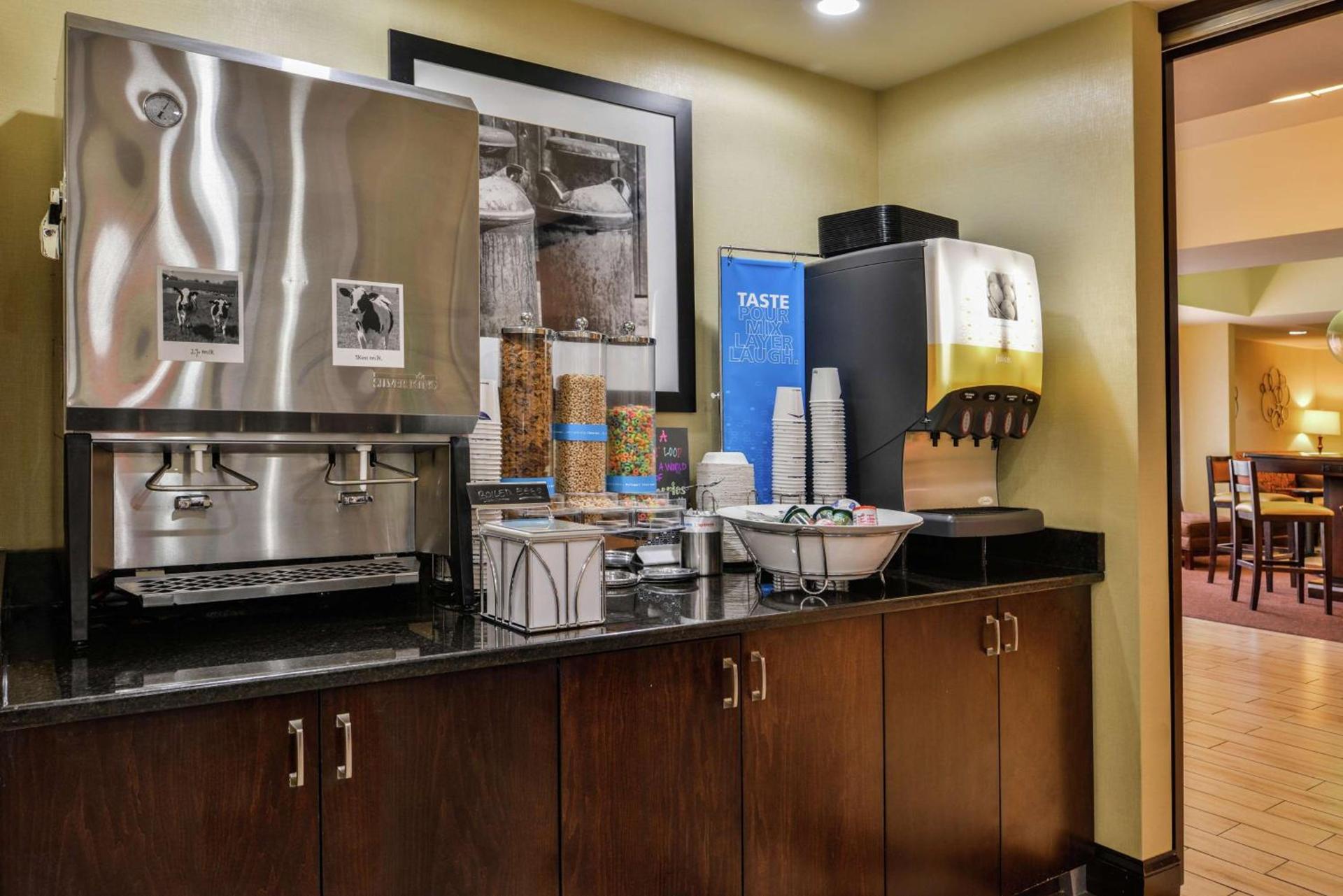 Hampton Inn Raleigh Clayton I-40 Garner photo 10