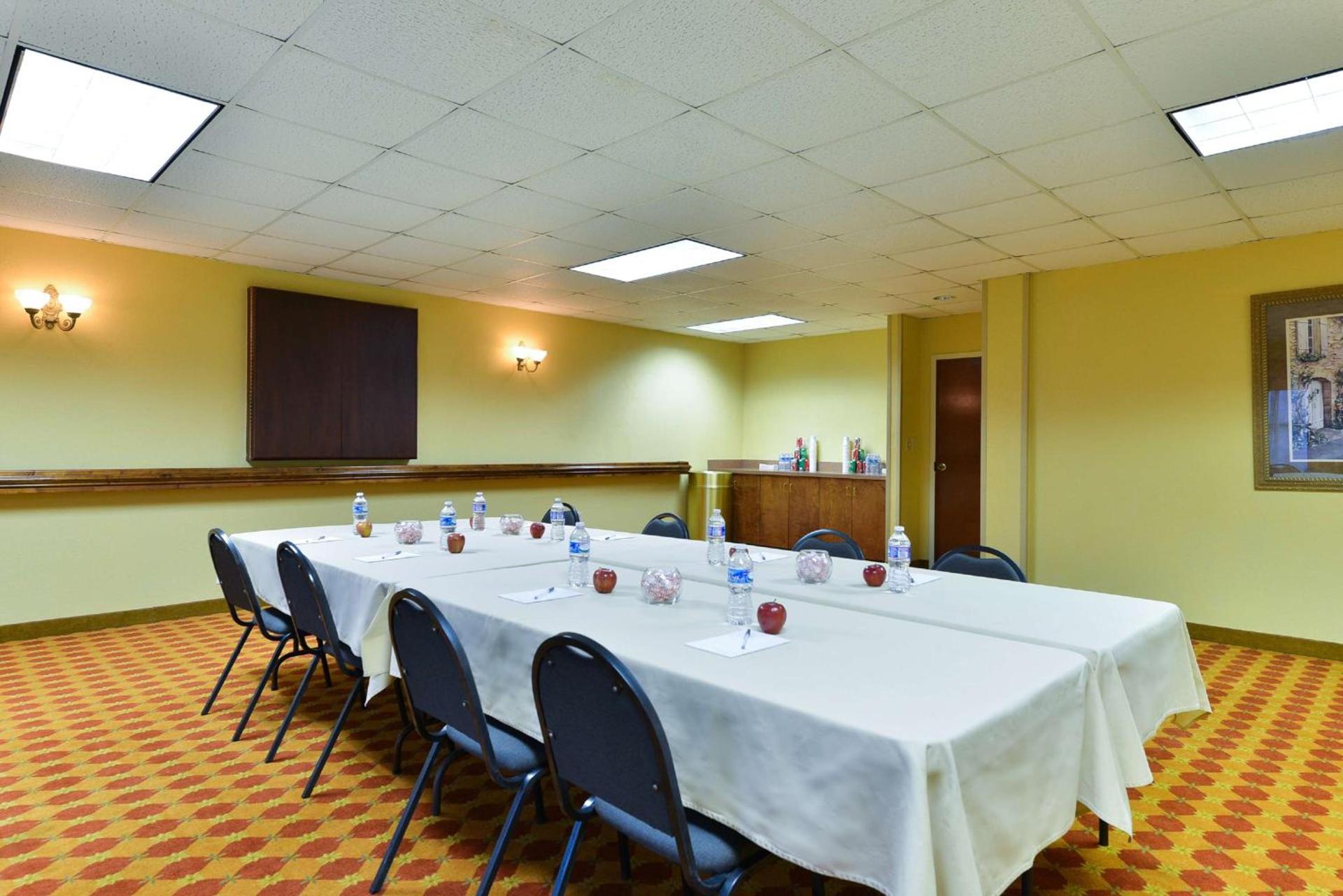 Hampton Inn Raleigh Clayton I-40 Garner photo 31