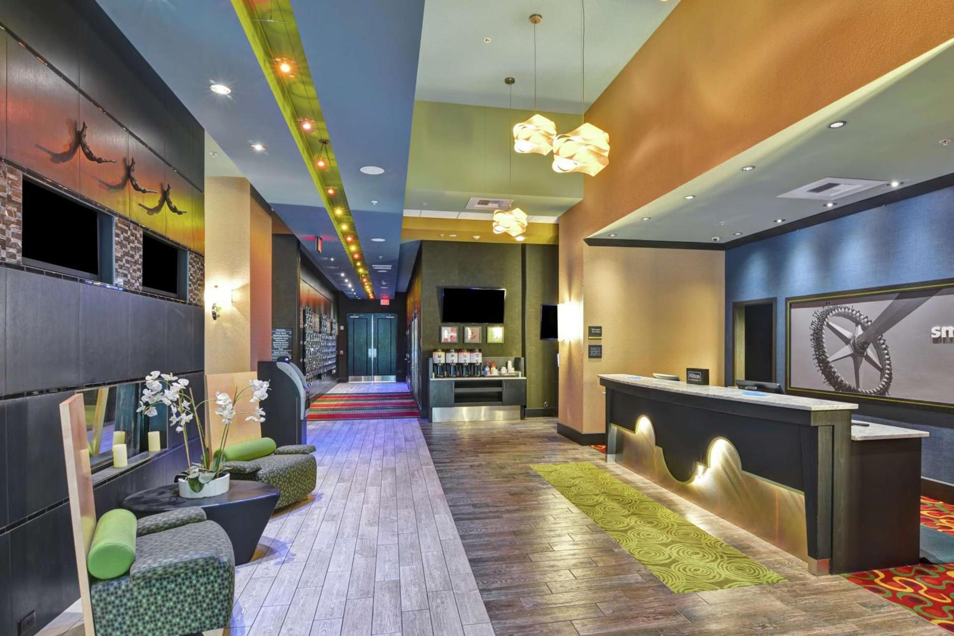 Hampton Inn & Suites Crabtree photo 7