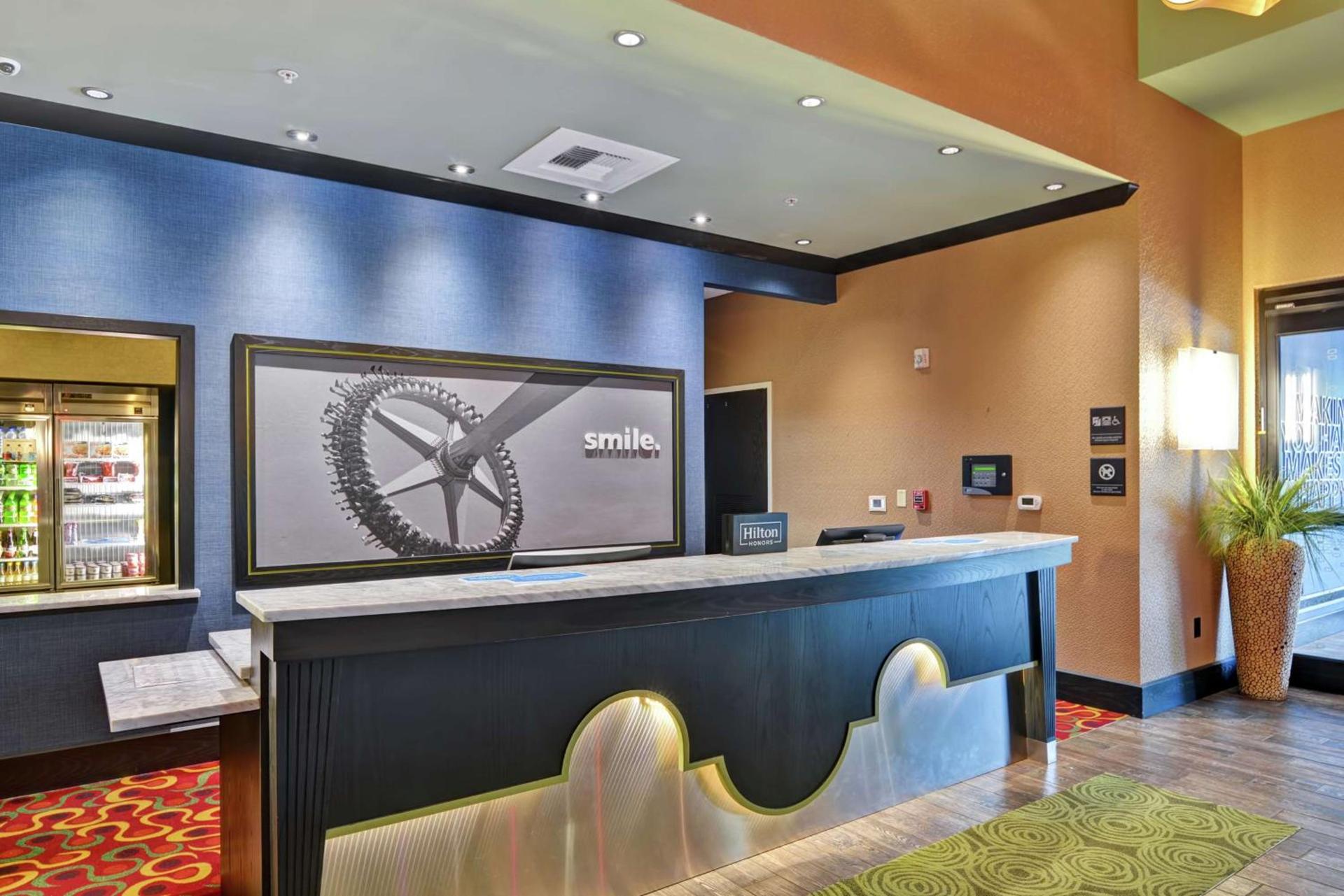 Hampton Inn & Suites Crabtree photo 10