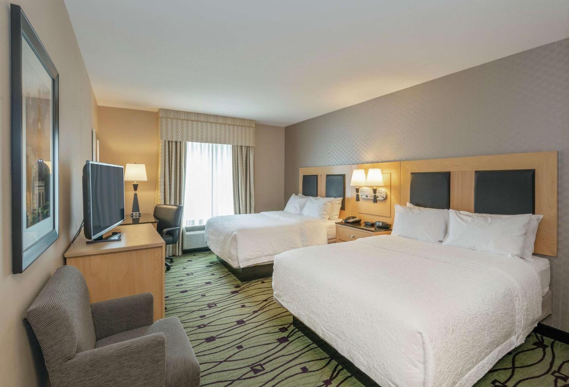 Hampton Inn & Suites Crabtree photo 19