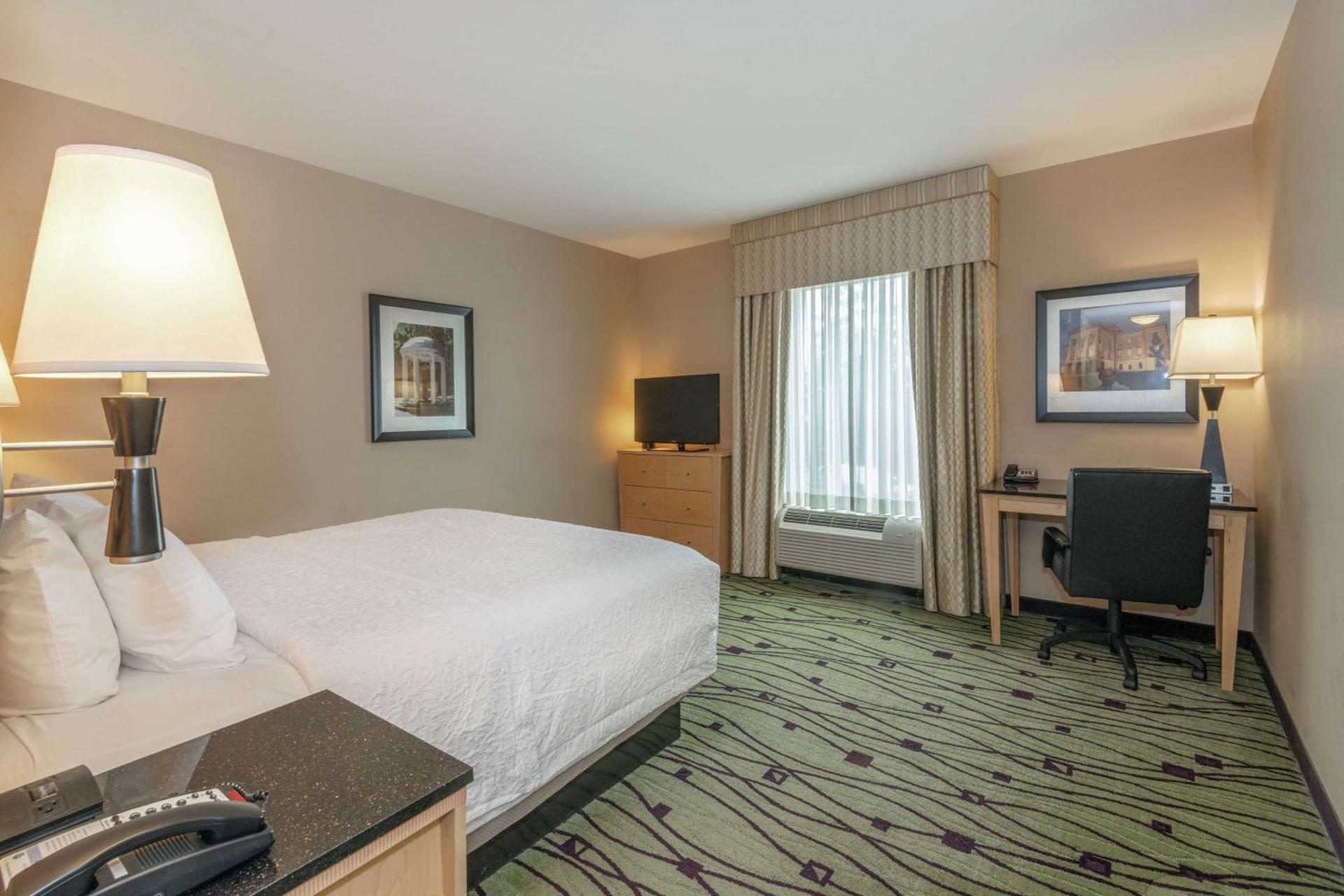 Hampton Inn & Suites Crabtree photo 23