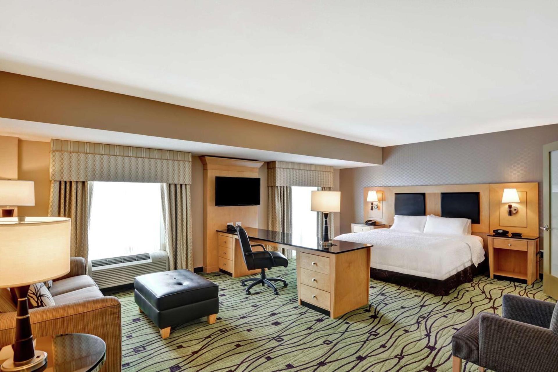 Hampton Inn & Suites Crabtree photo 29