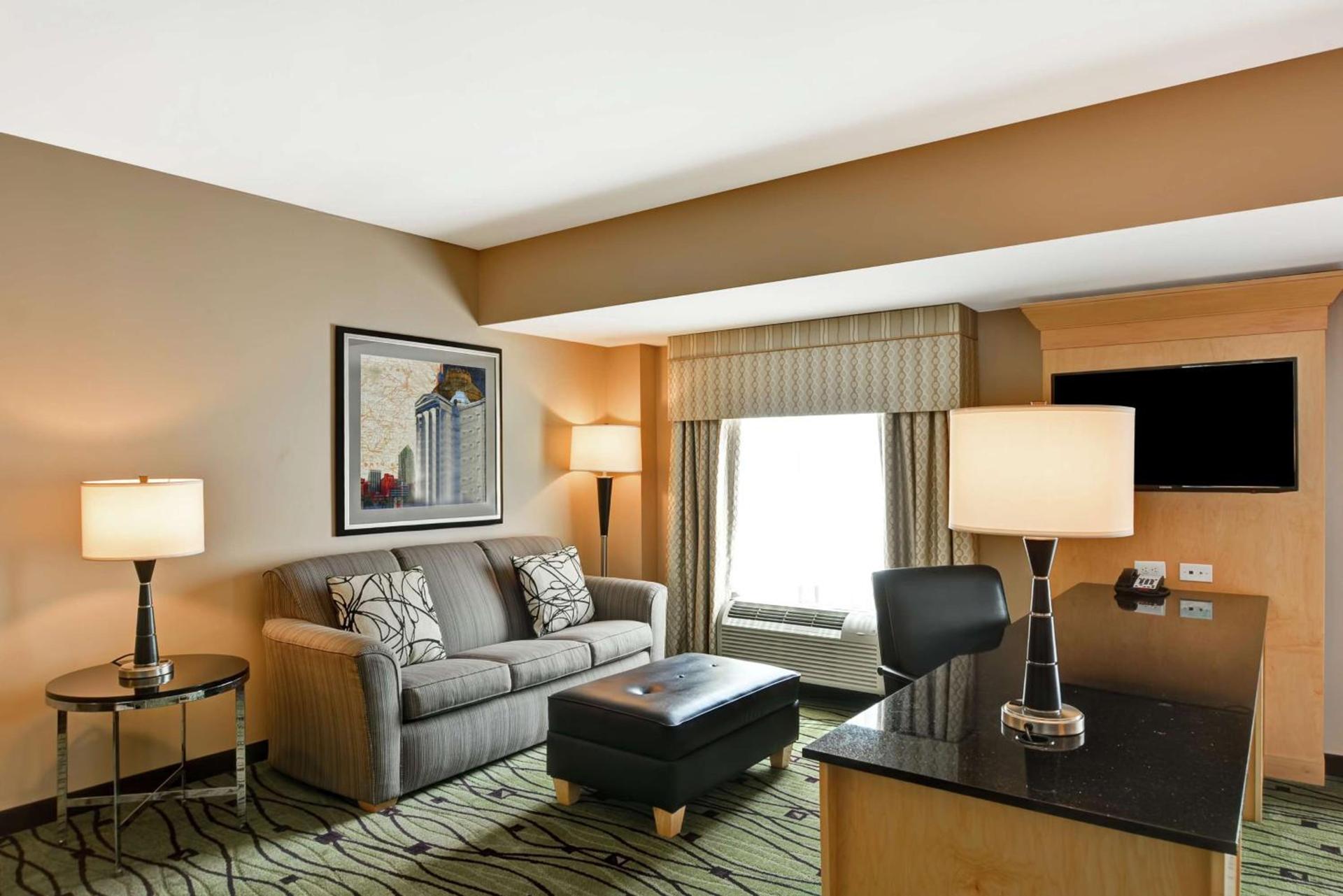 Hampton Inn & Suites Crabtree photo 40