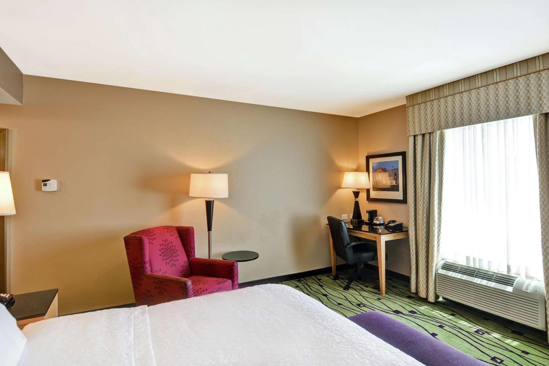 Hampton Inn & Suites Crabtree photo 42