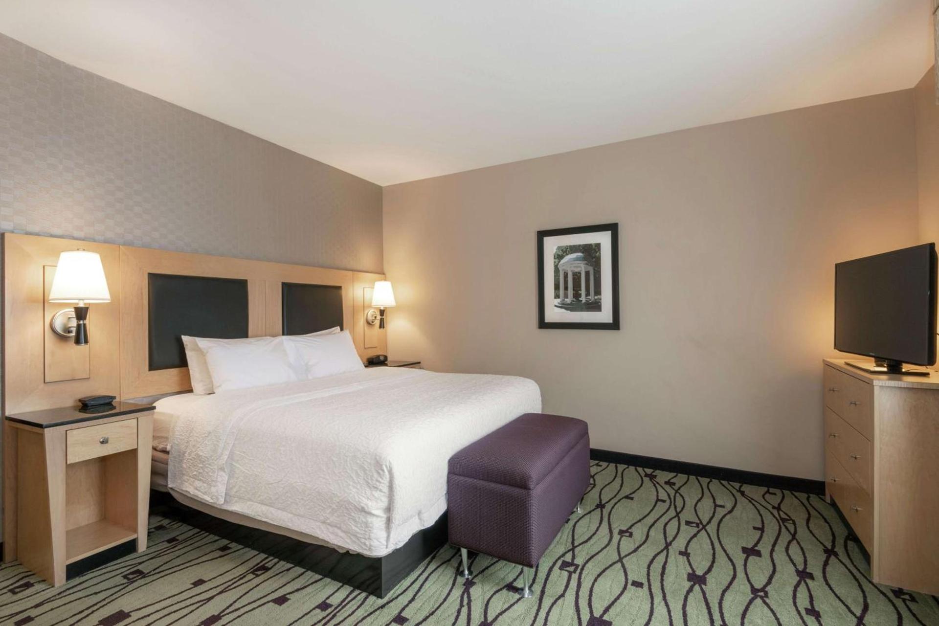 Hampton Inn & Suites Crabtree photo 54