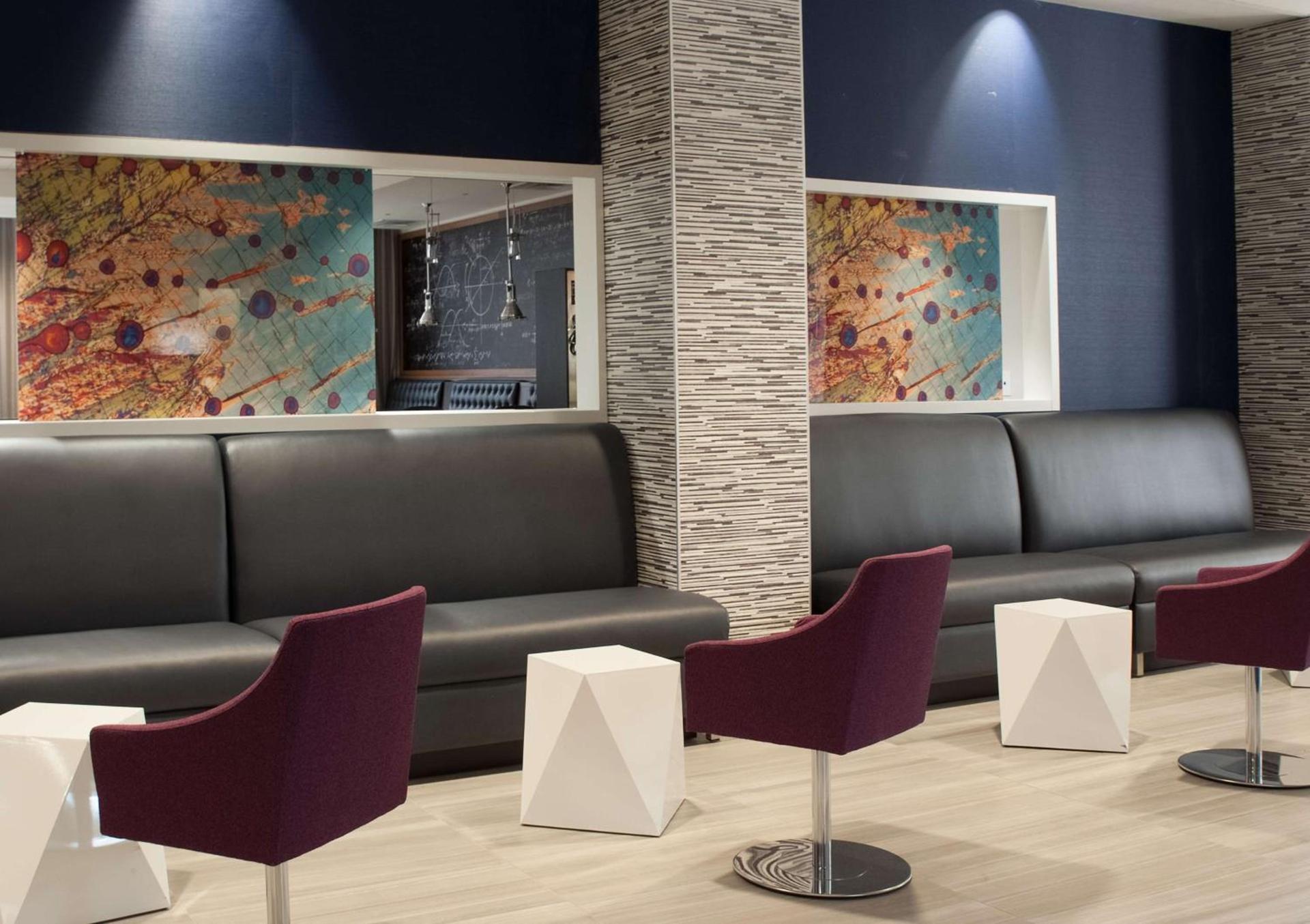Embassy Suites by Hilton Raleigh Crabtree photo 4