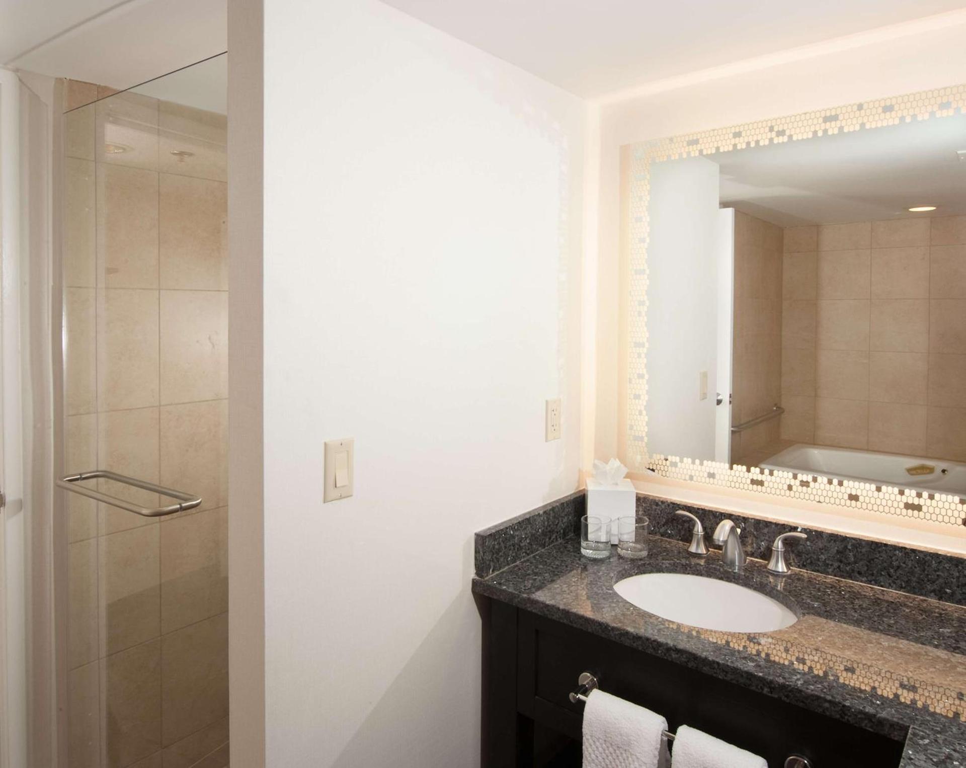 Embassy Suites by Hilton Raleigh Crabtree photo 30