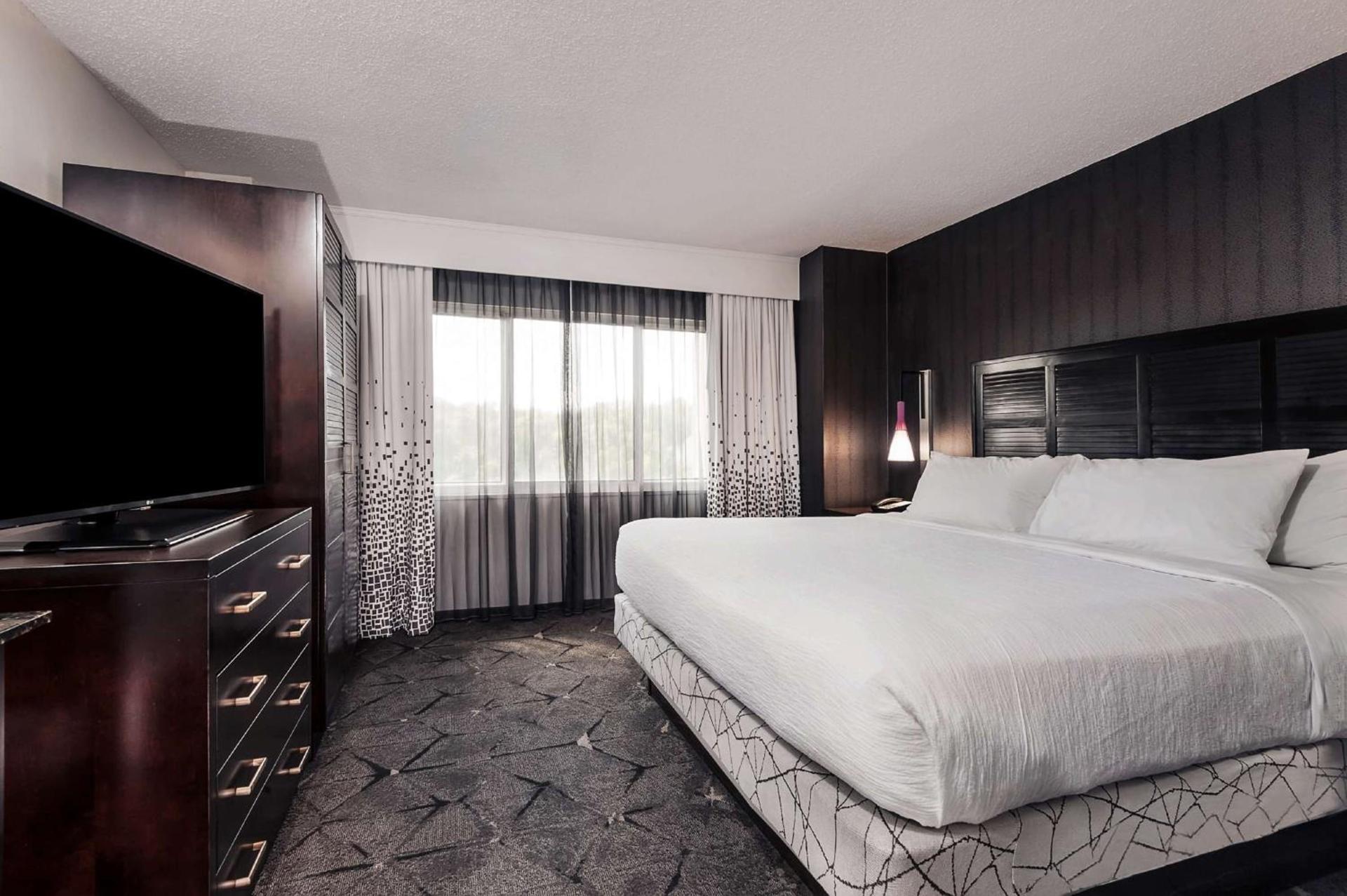 Embassy Suites by Hilton Raleigh Crabtree photo 56