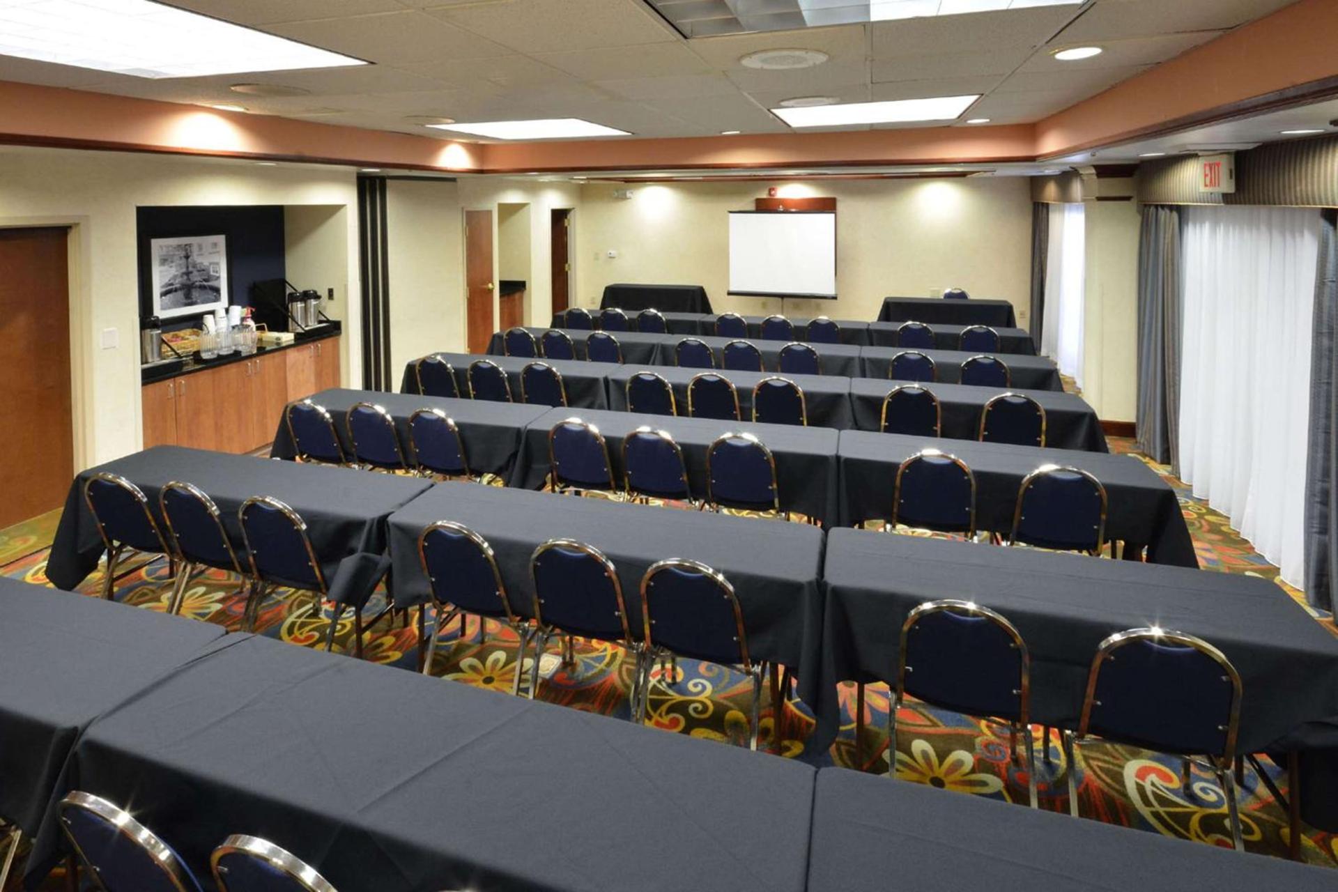 Hampton Inn Raleigh Capital Blvd North photo 36