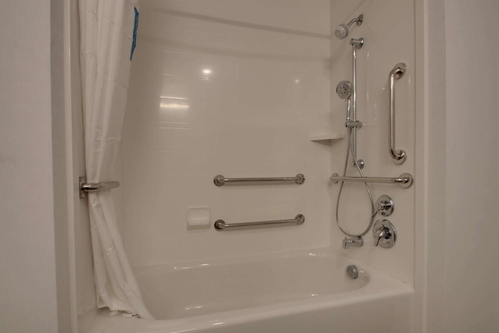 Hampton Inn & Suites By Hilton Knightdale Raleigh photo 18