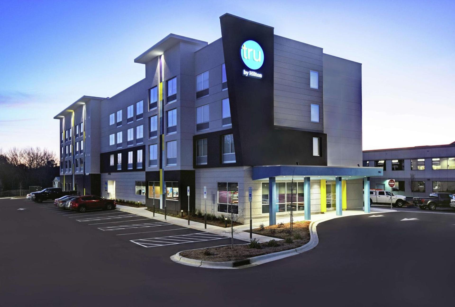Tru By Hilton Burlington photo 2