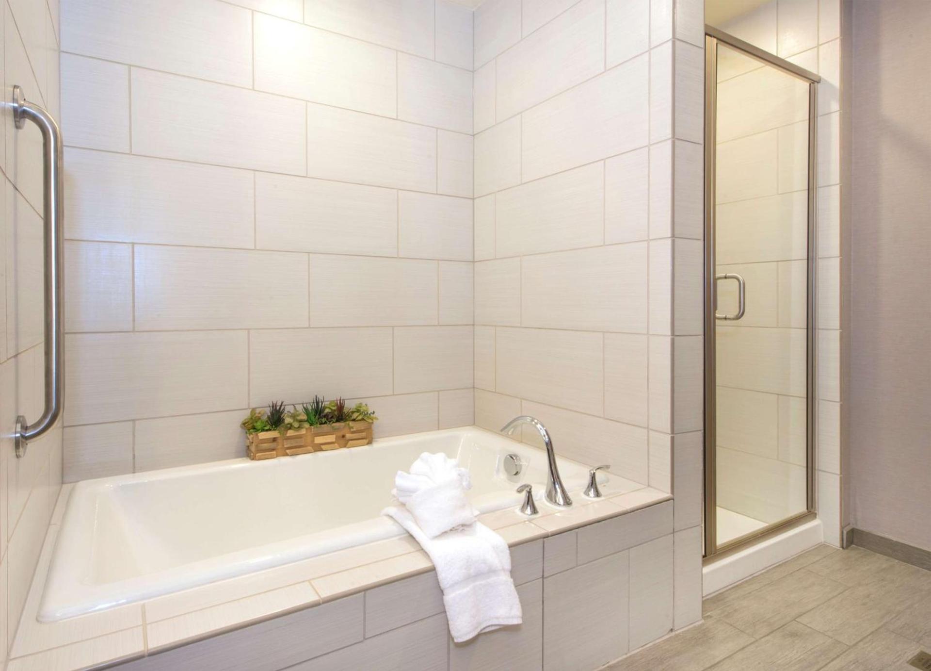 Hilton Garden Inn Raleigh Cary photo 16
