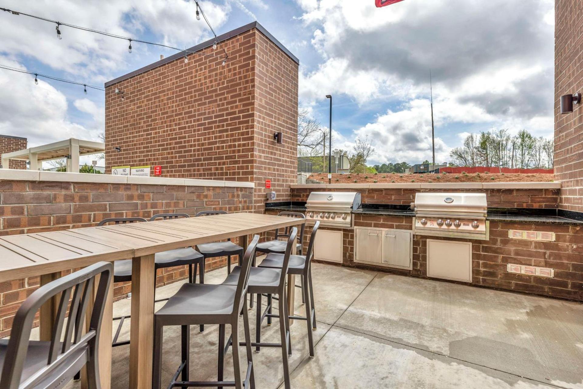 Home2 Suites by Hilton Raleigh West Lenovo Center photo 3